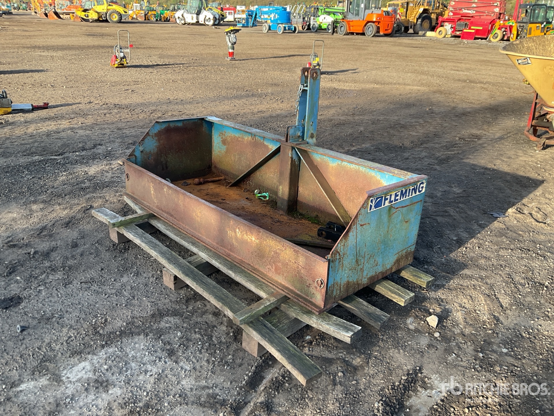 Fleming HEAVY DUTY TRACTOR TRANSPORT BOX