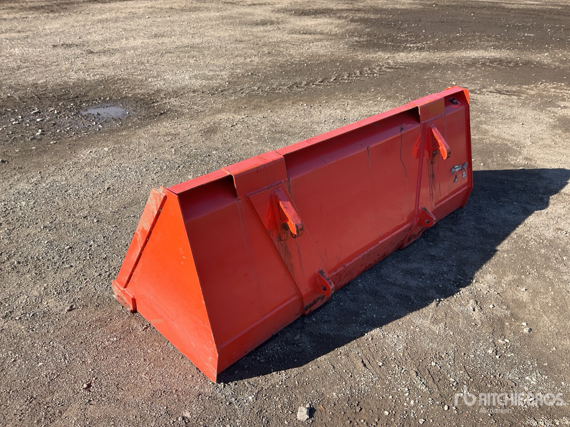 Kubota M1811E