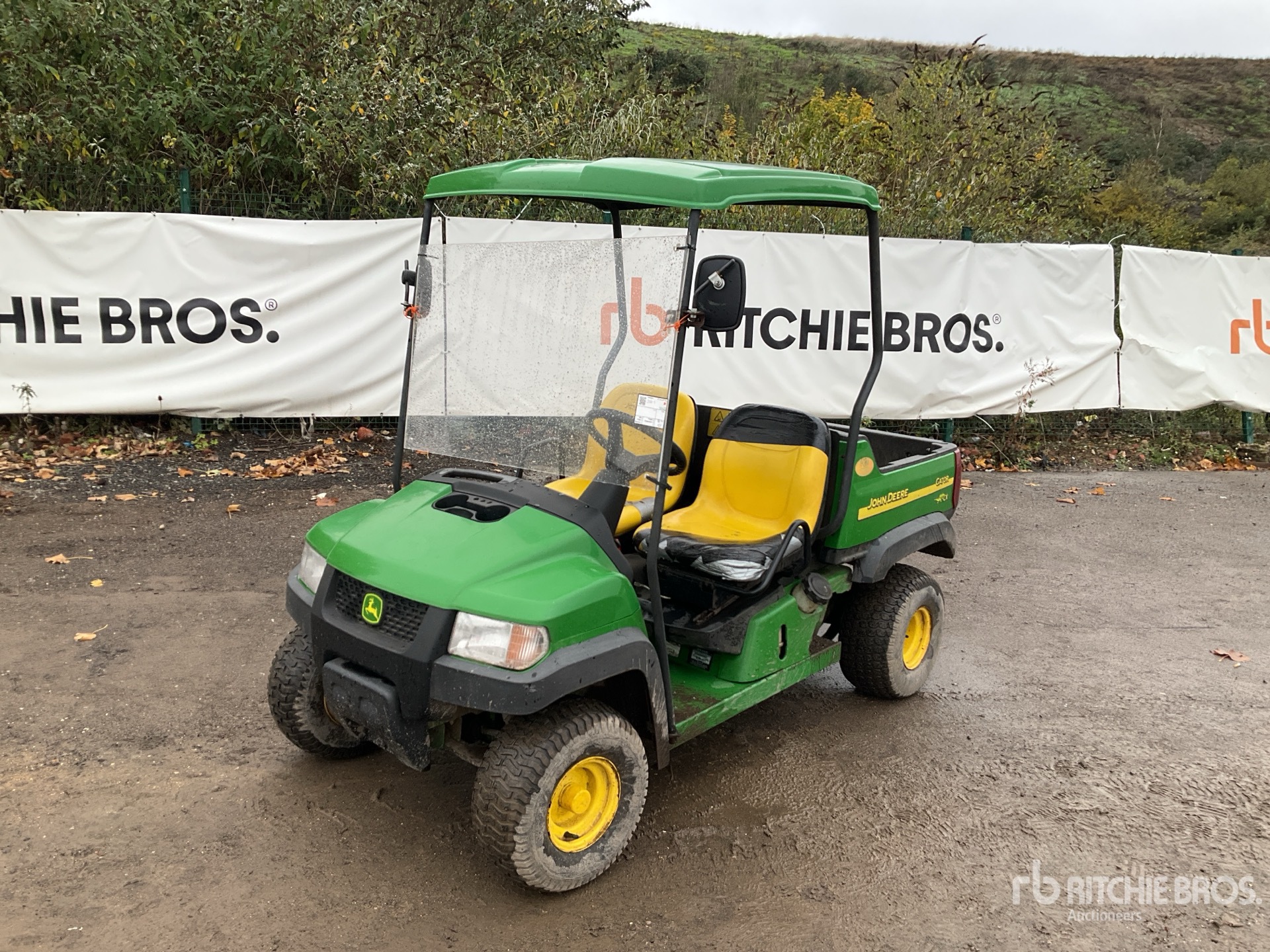 Photo of 2006 John Deere GATOR 4X2