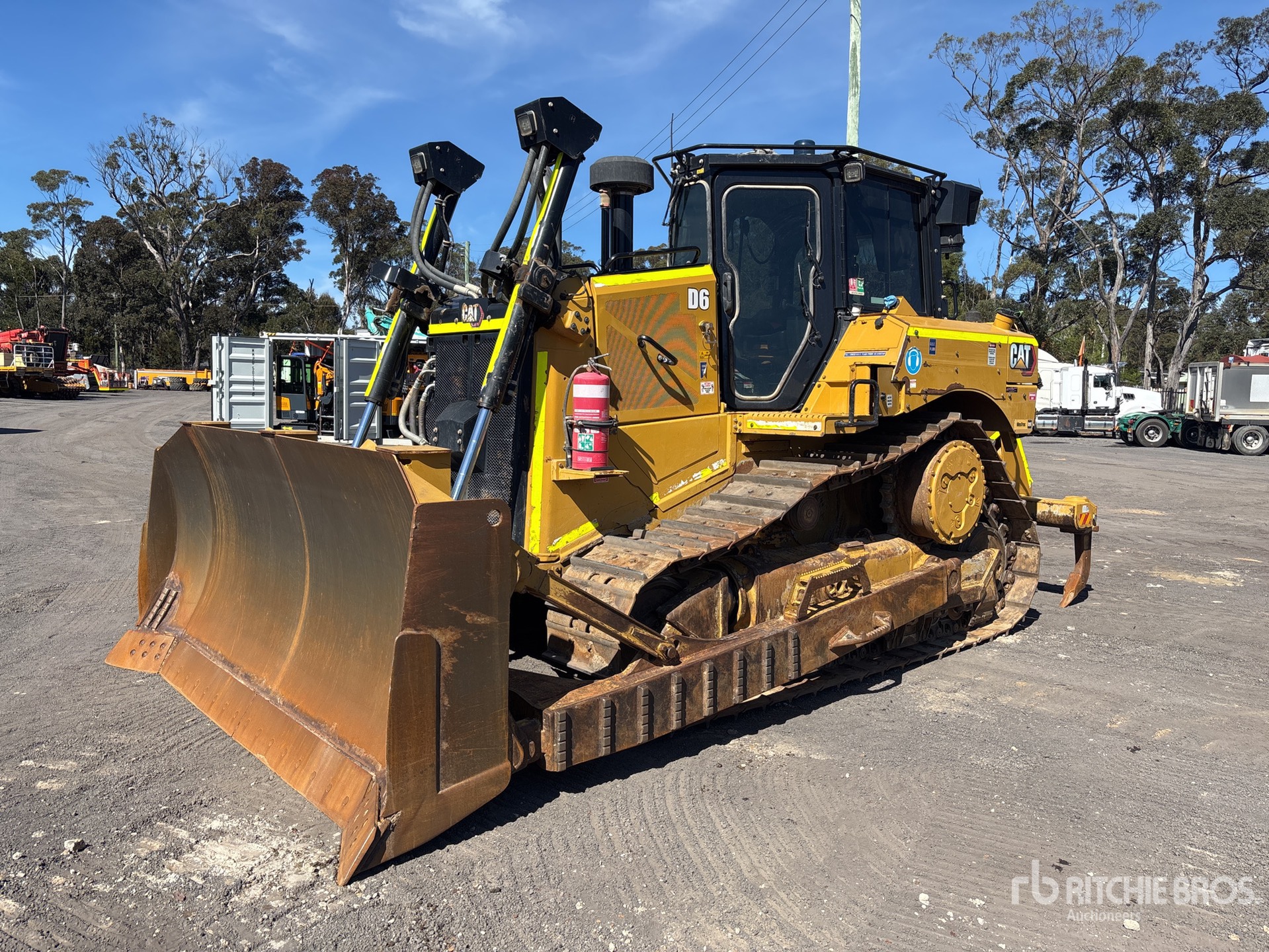 Photo of 2022 Caterpillar D6