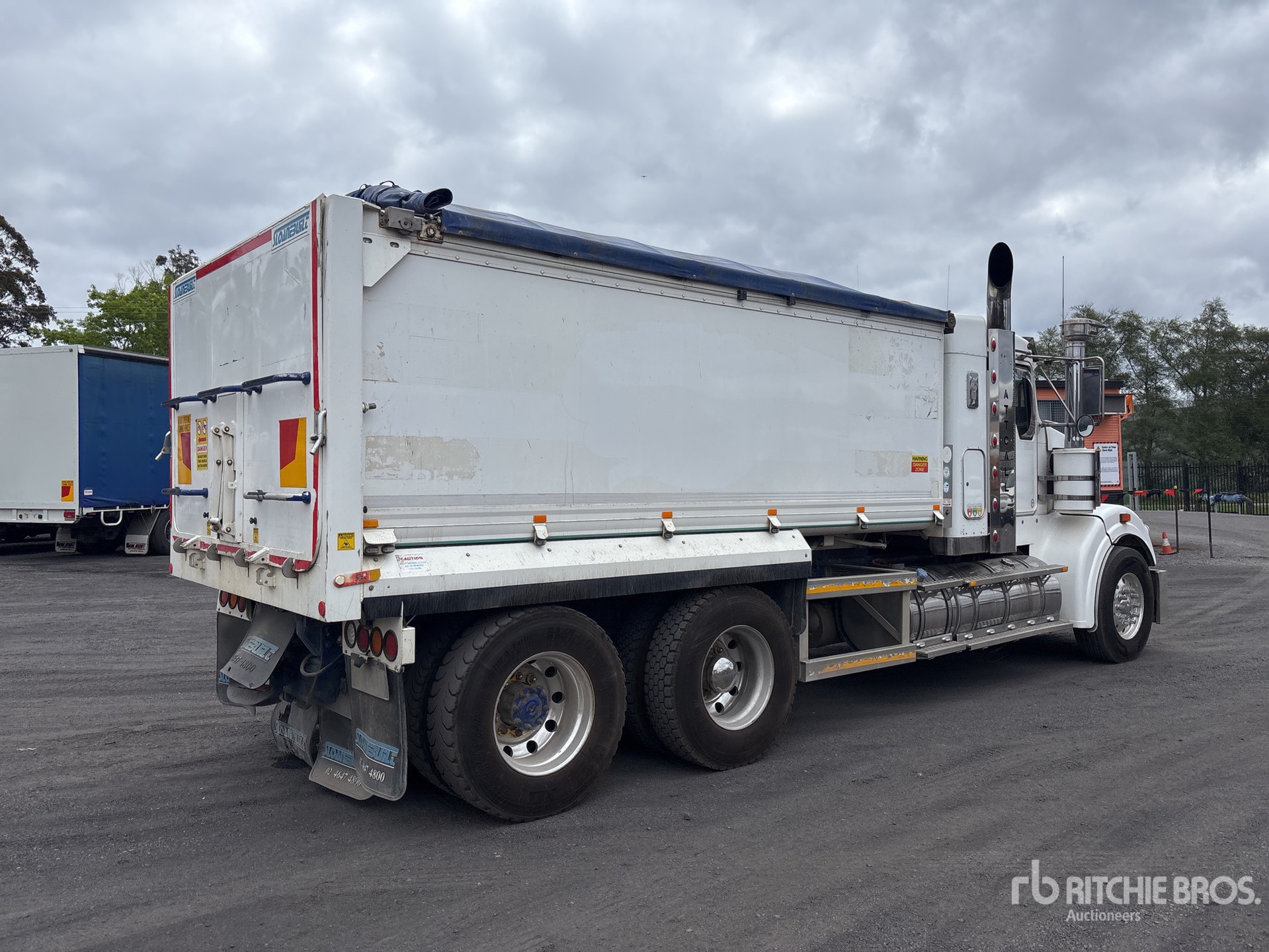 2017 Kenworth T409SAR