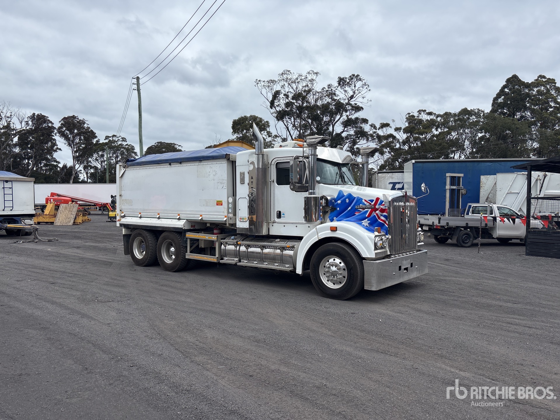 2017 Kenworth T409SAR