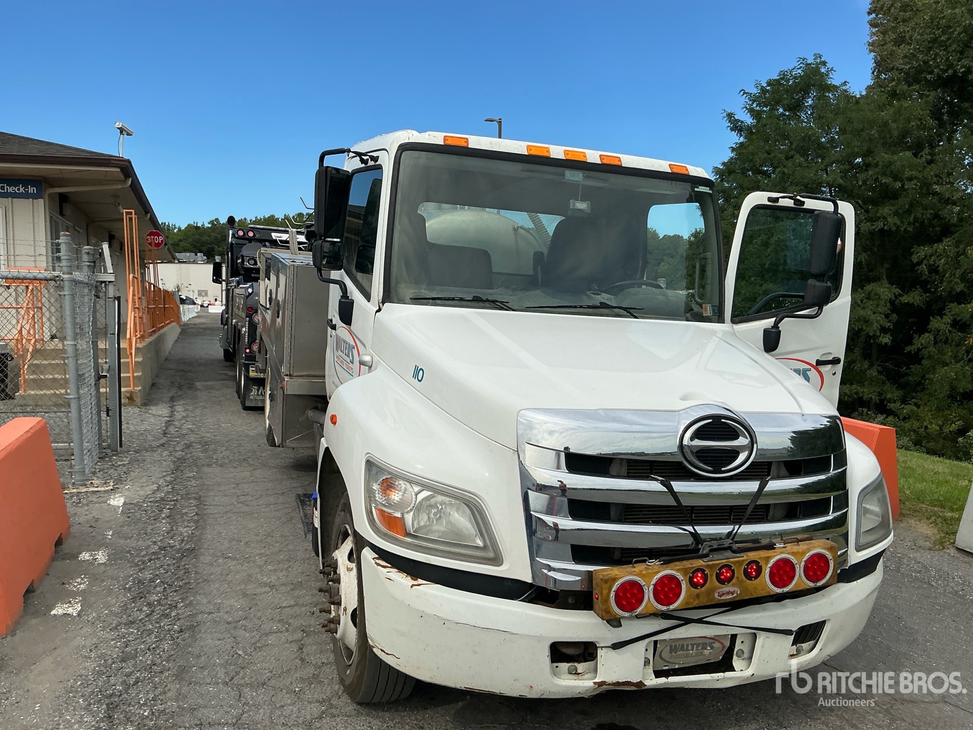 2017 Hino 268