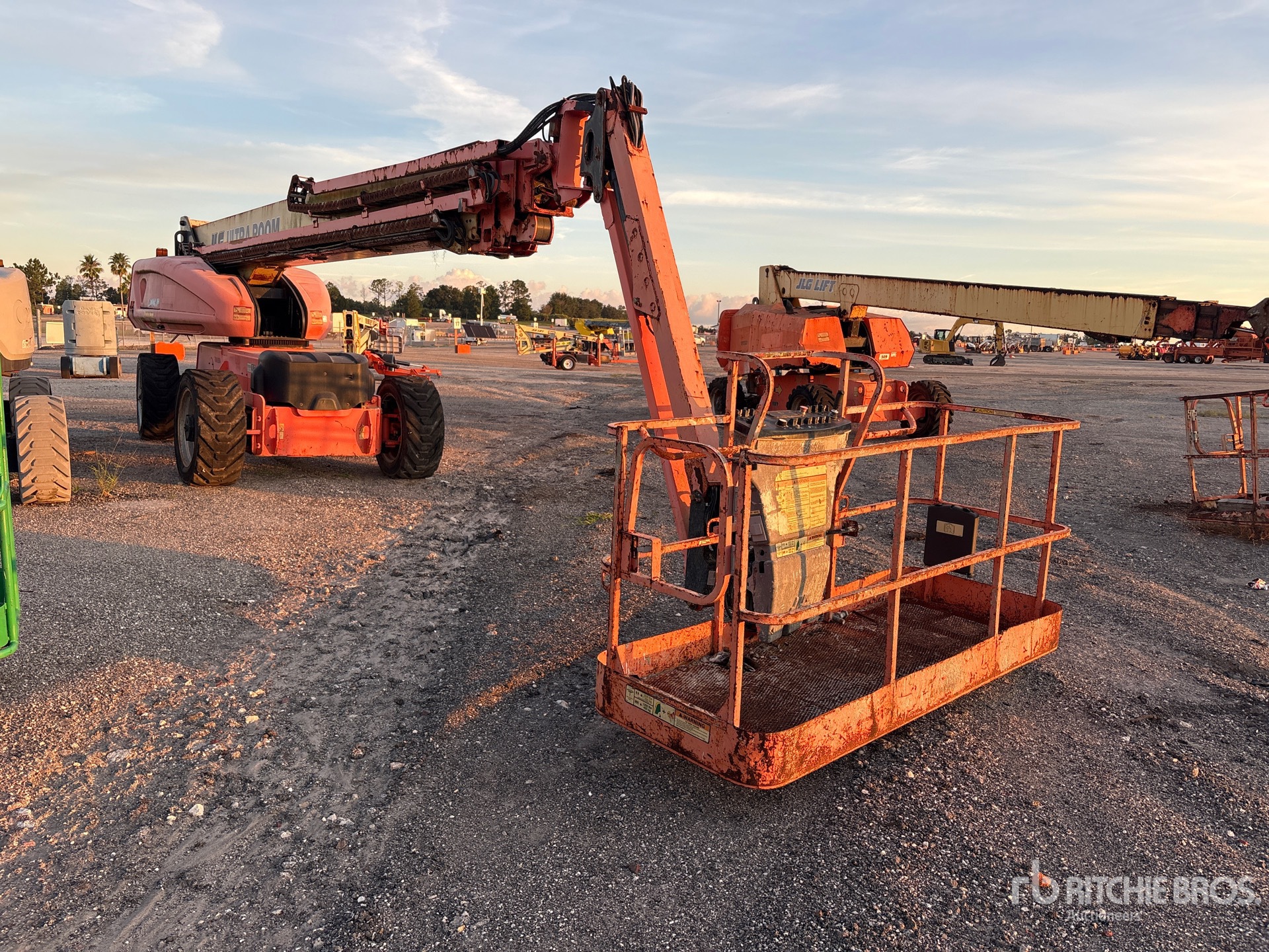 2007 JLG 1200SJP