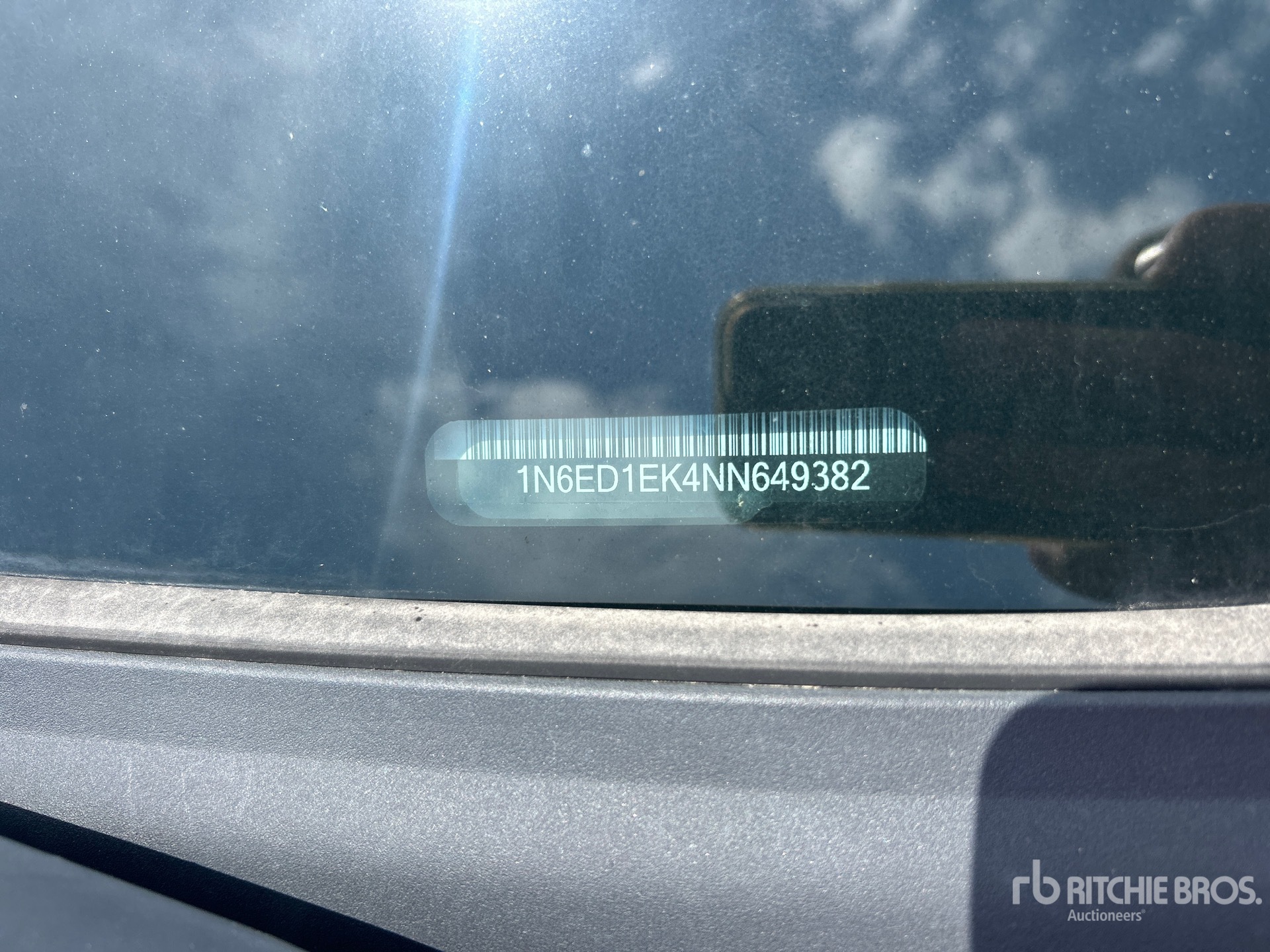 2022 Nissan FRONTIER XE