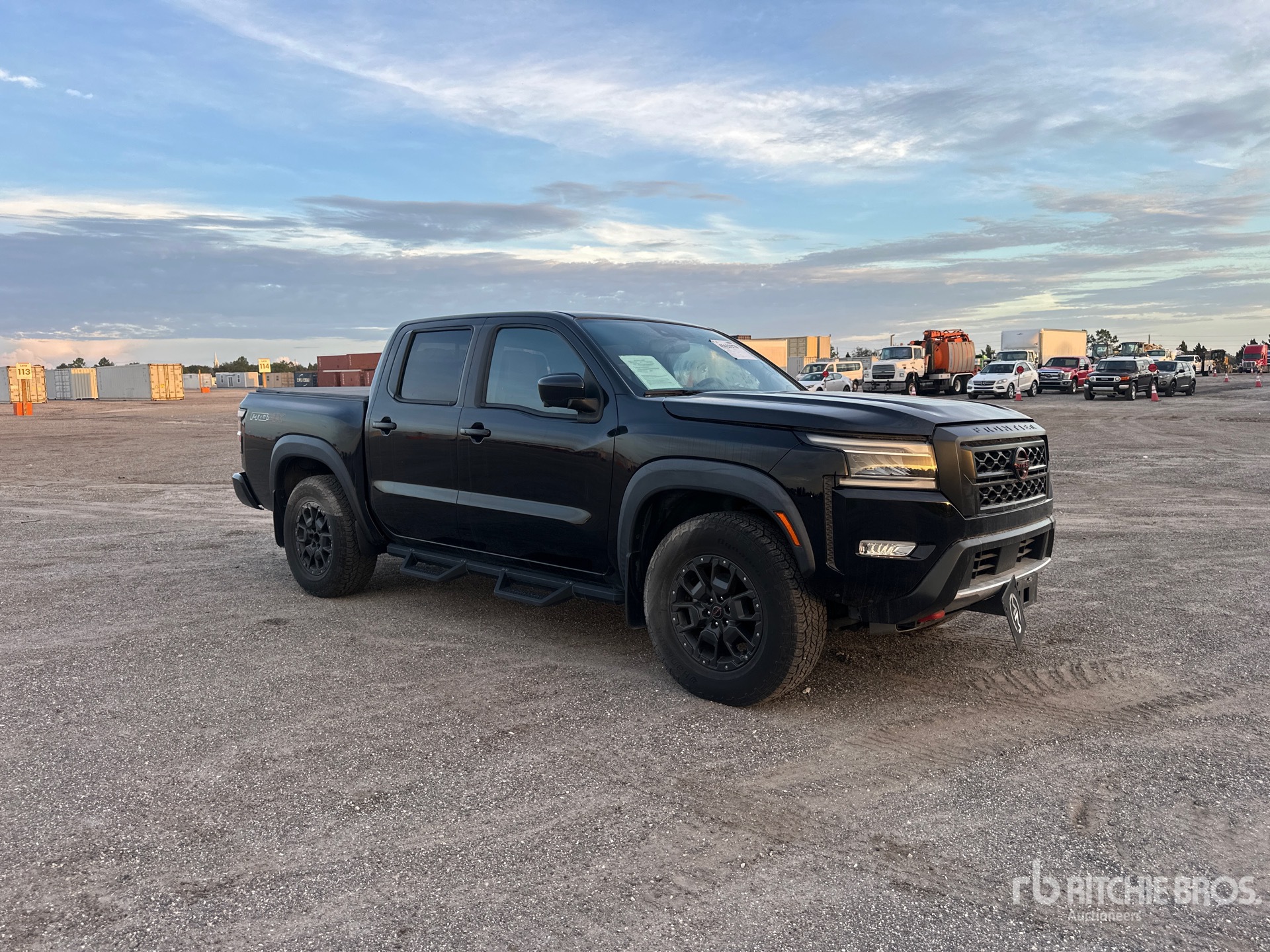2022 Nissan FRONTIER XE