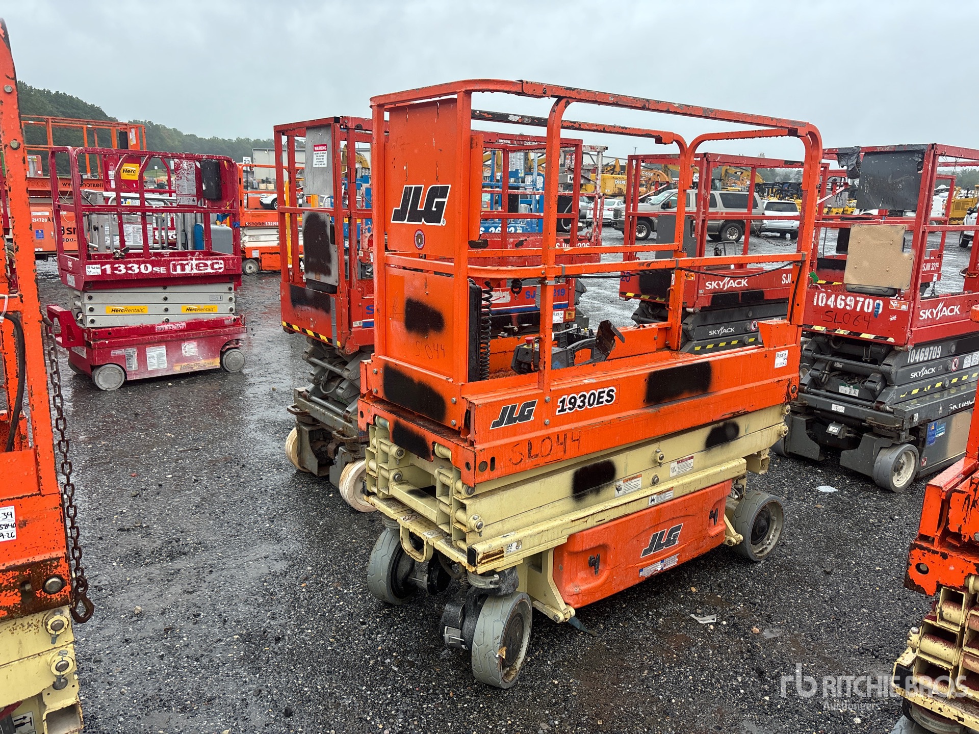 Photo of 2017 JLG 1930ES