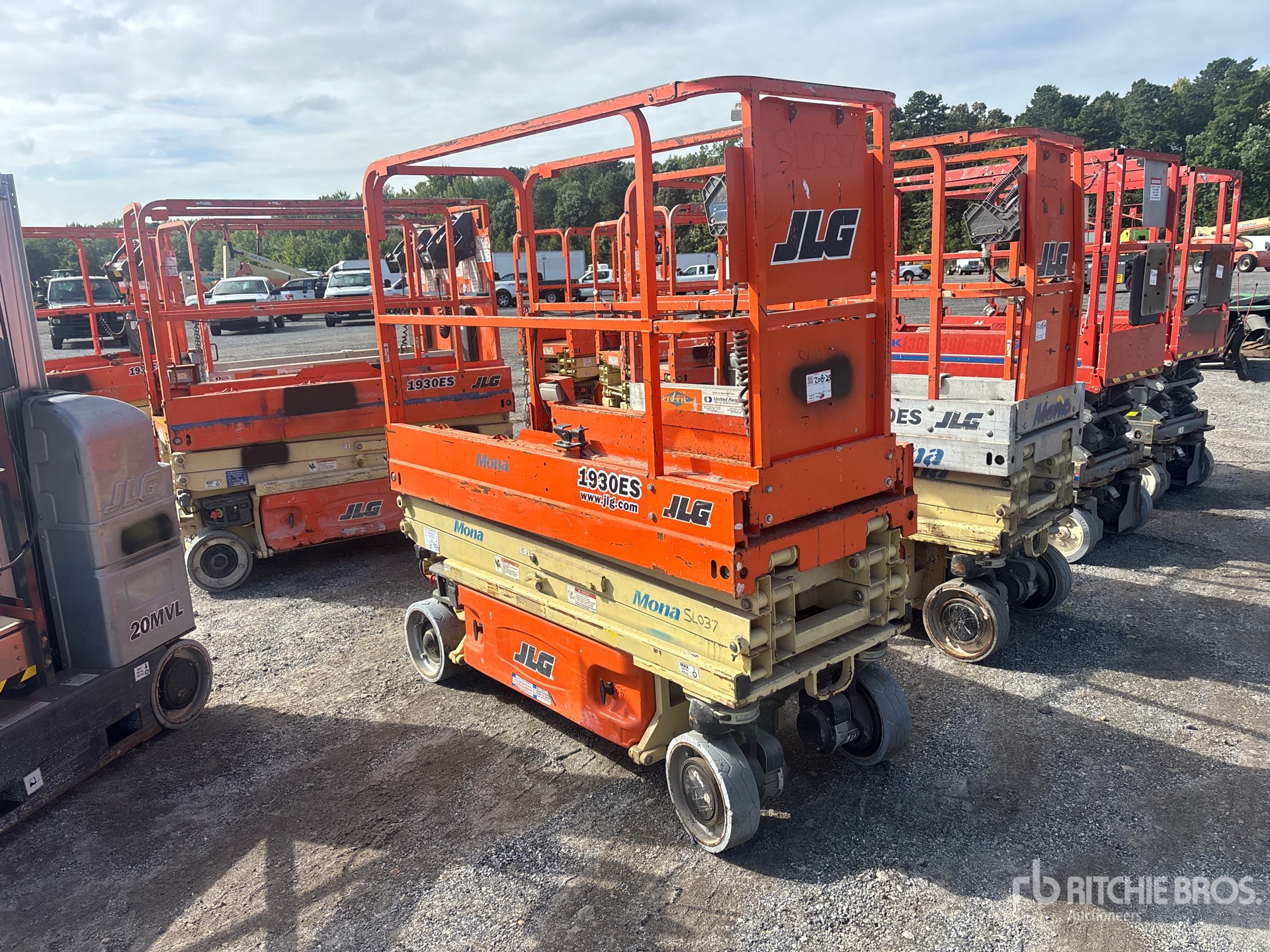 2017 JLG 1930 ES