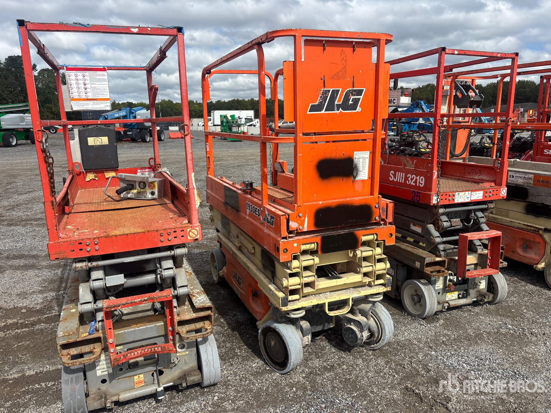 2017 JLG 1930 ES