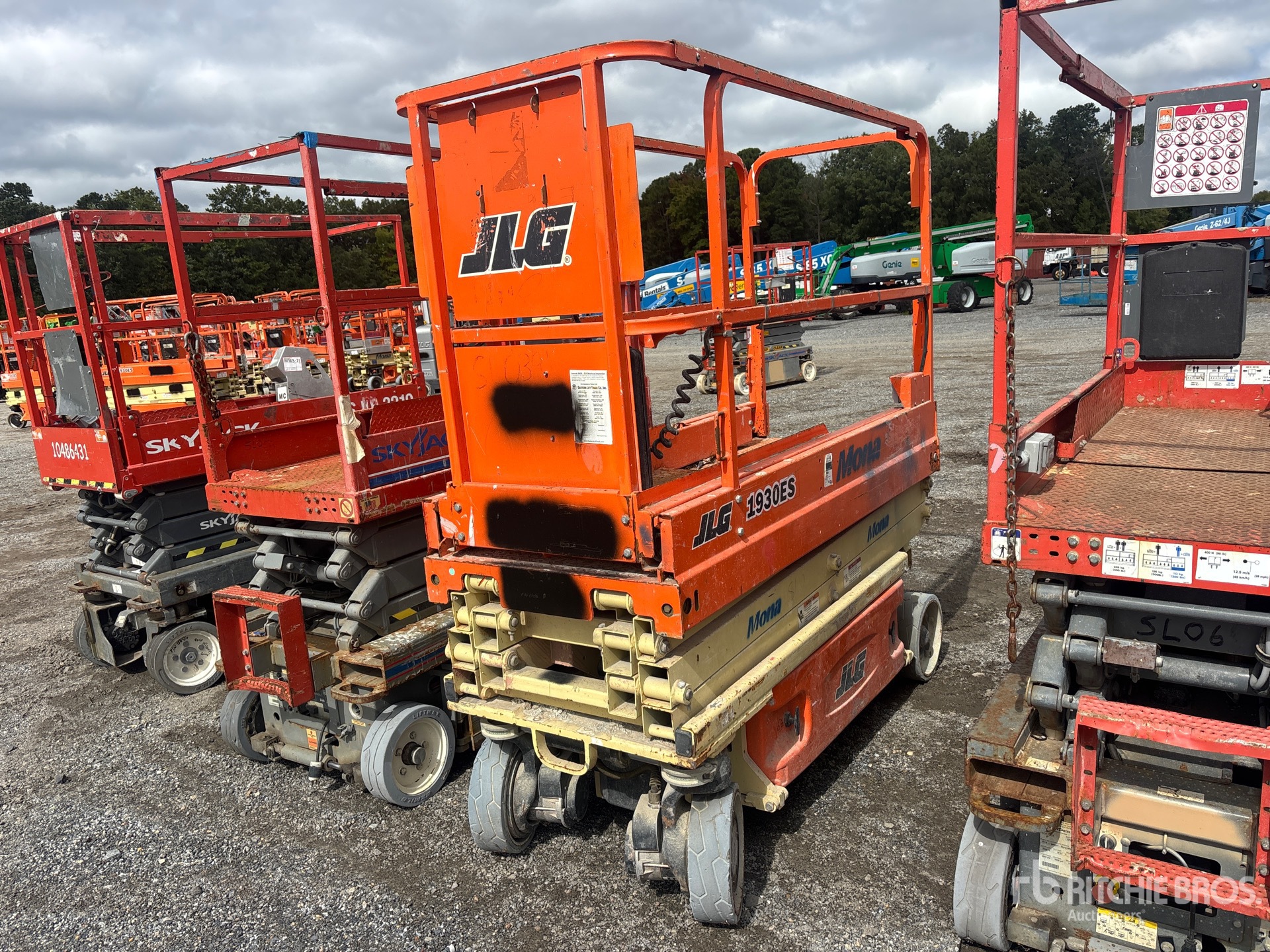 2017 JLG 1930 ES