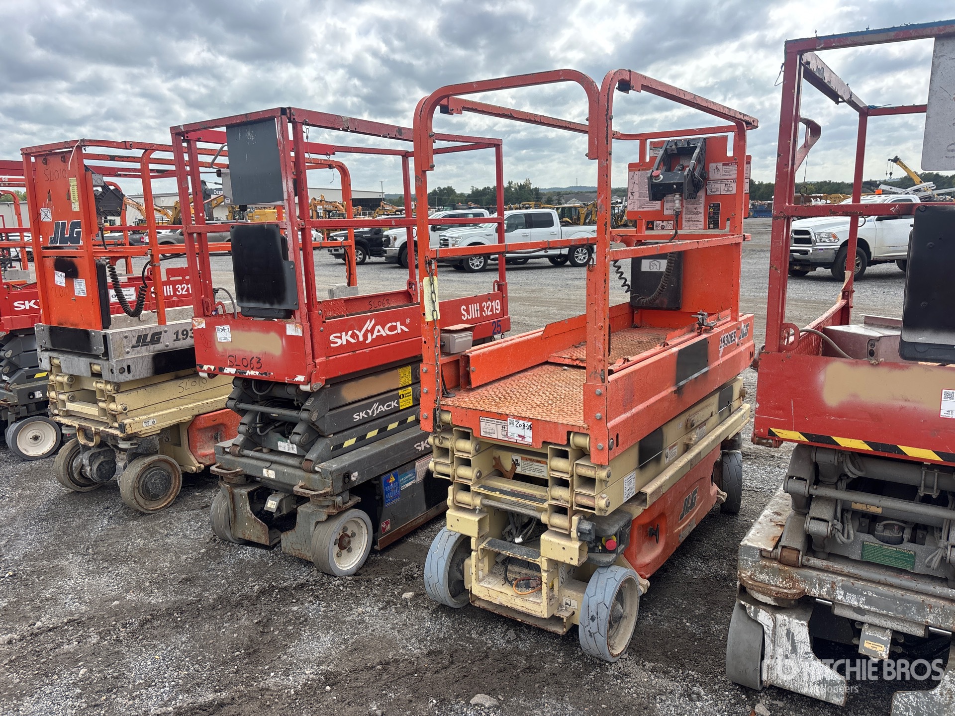 Photo of 2017 JLG 1930 ES