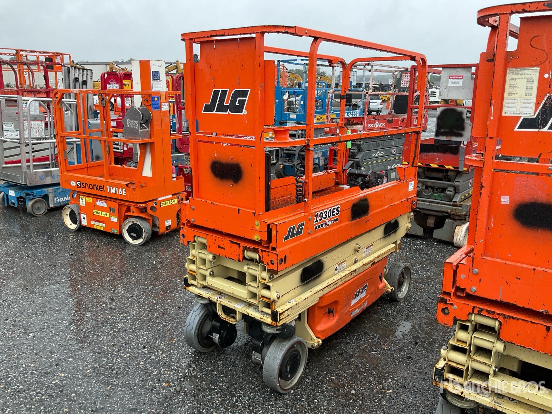 2016 JLG 1930ES