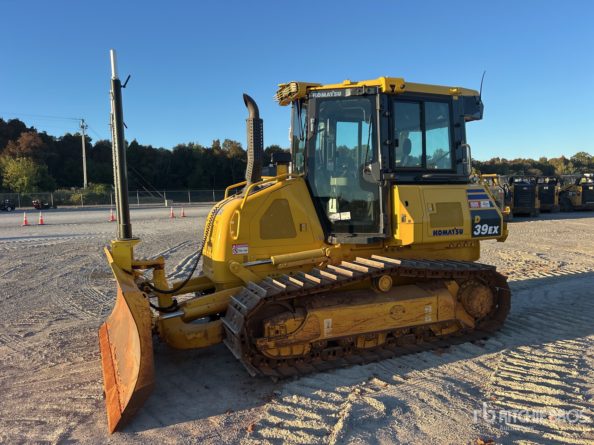 2022 Komatsu D39EX-24