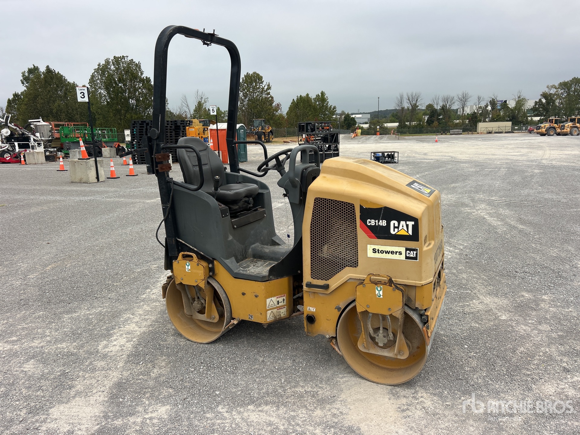 2017 Caterpillar CB14B