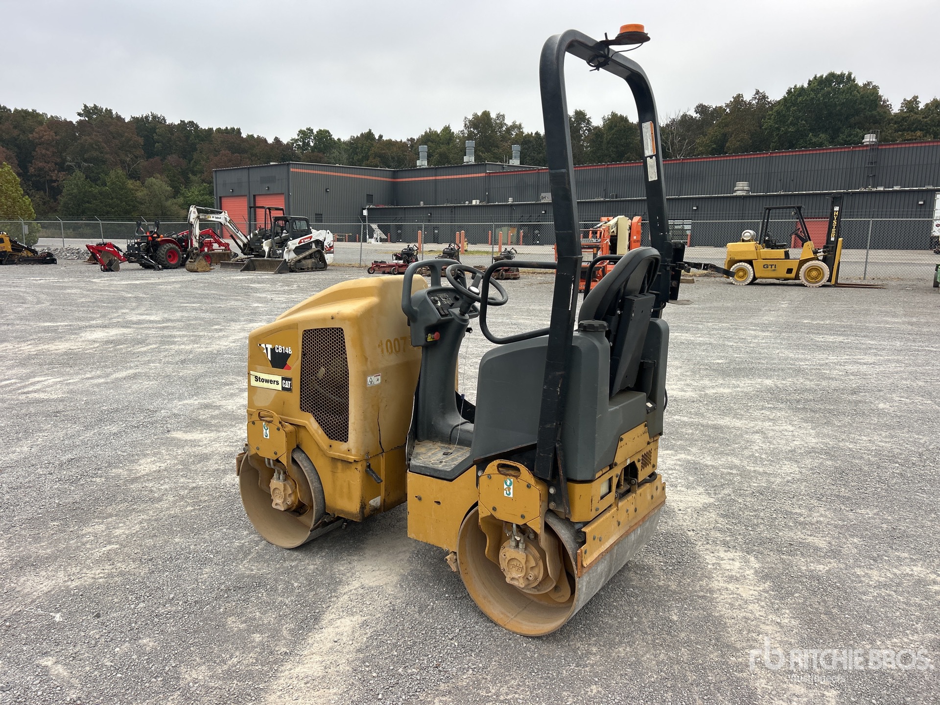 2017 Caterpillar CB14B