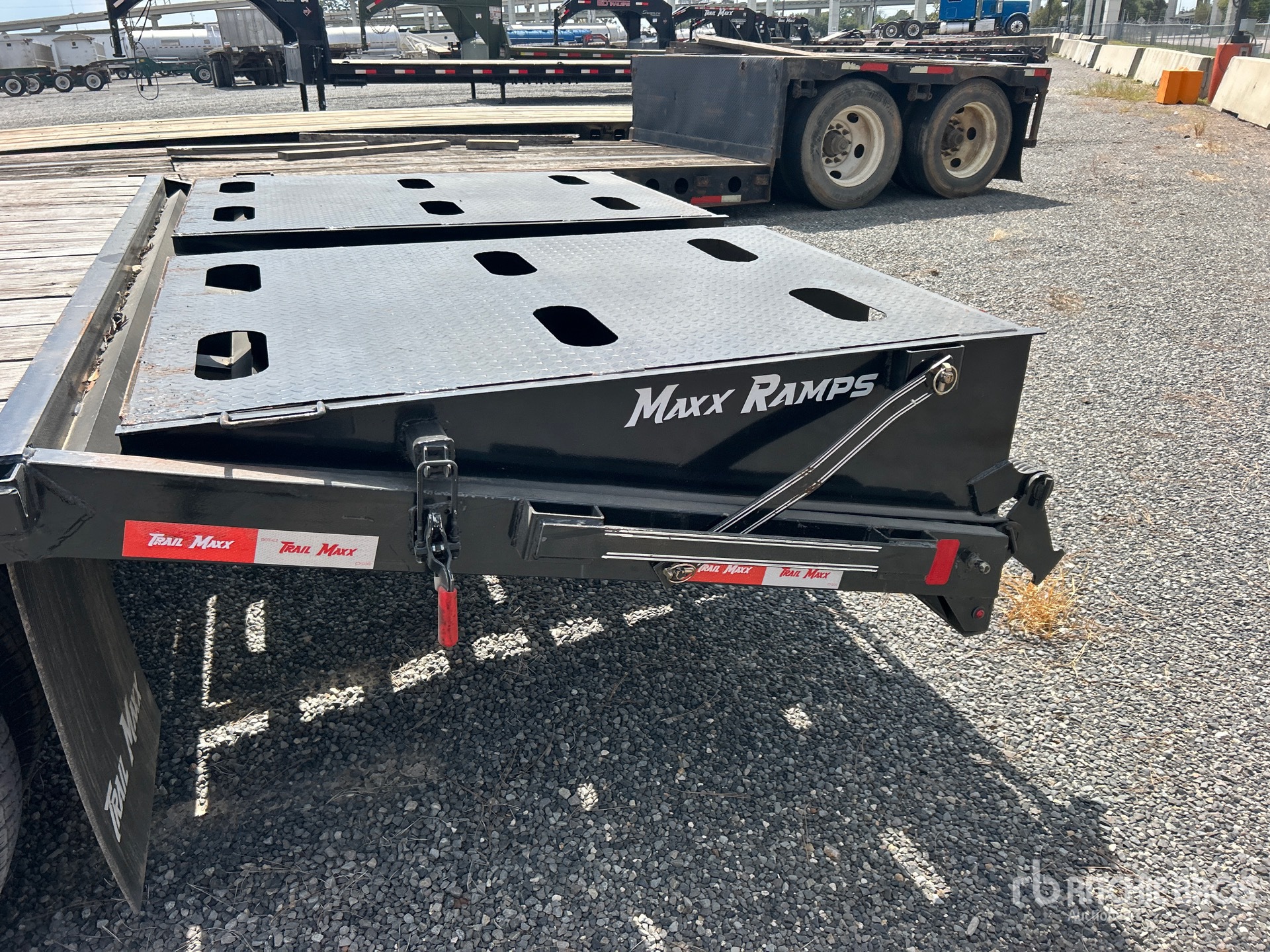 2025 Trailmax MAC210-25