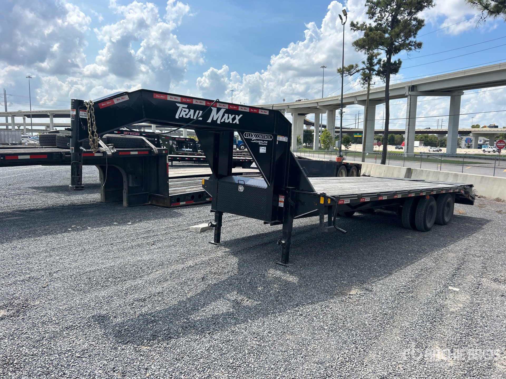 Photo of 2025 Trailmax MAC210-25