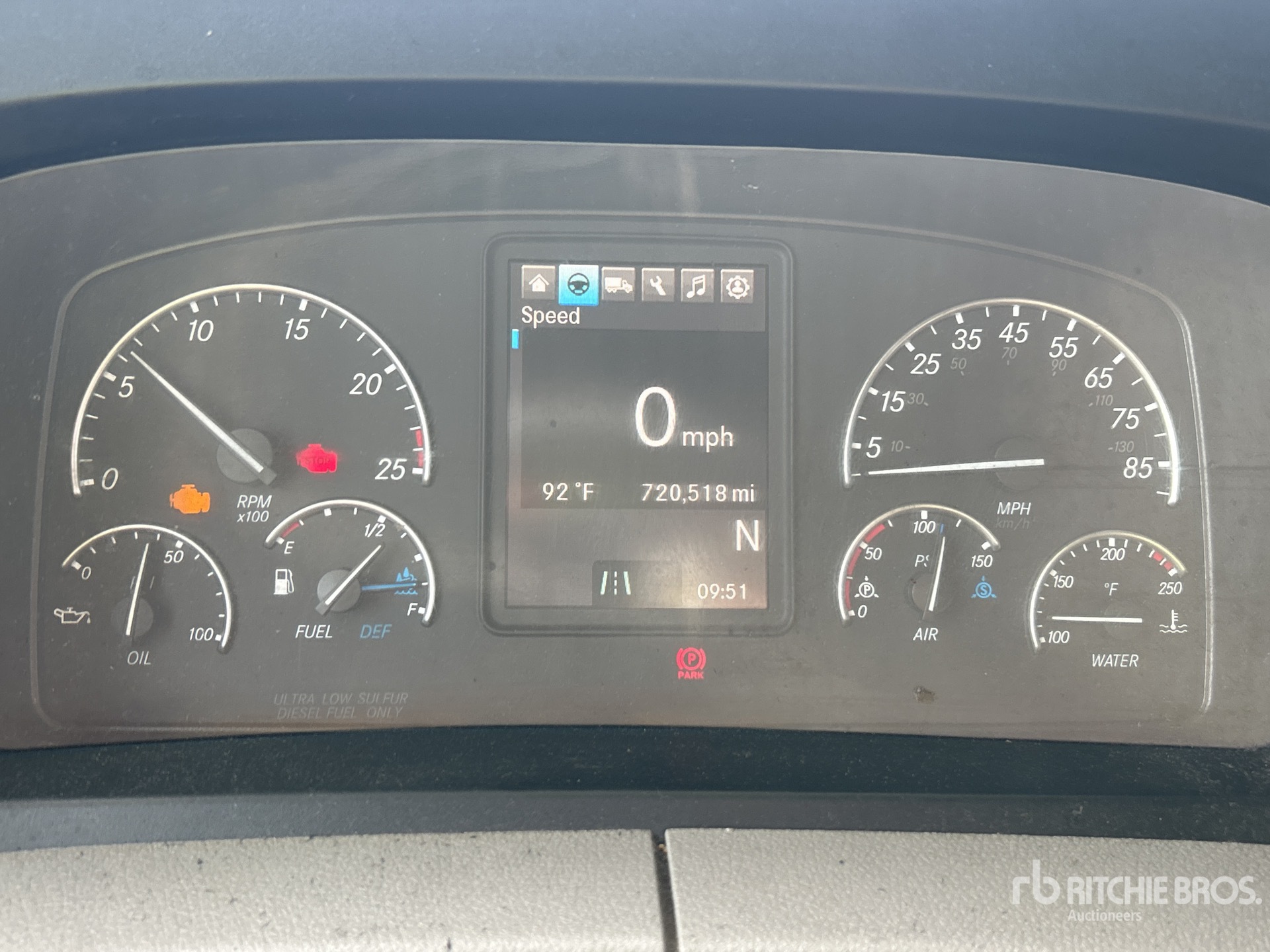 2020 Freightliner CASCADIA 126