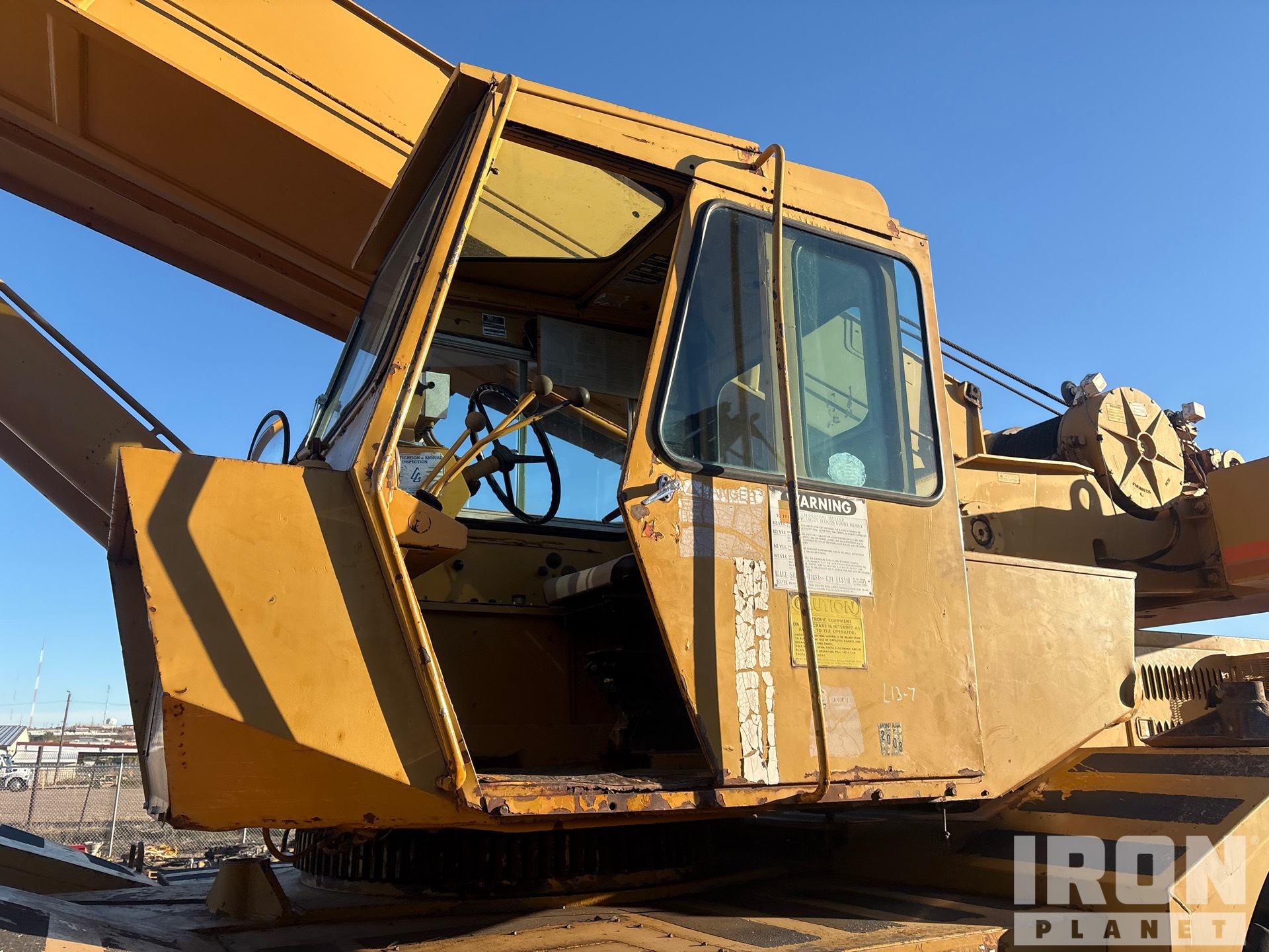 1980 Grove RT740