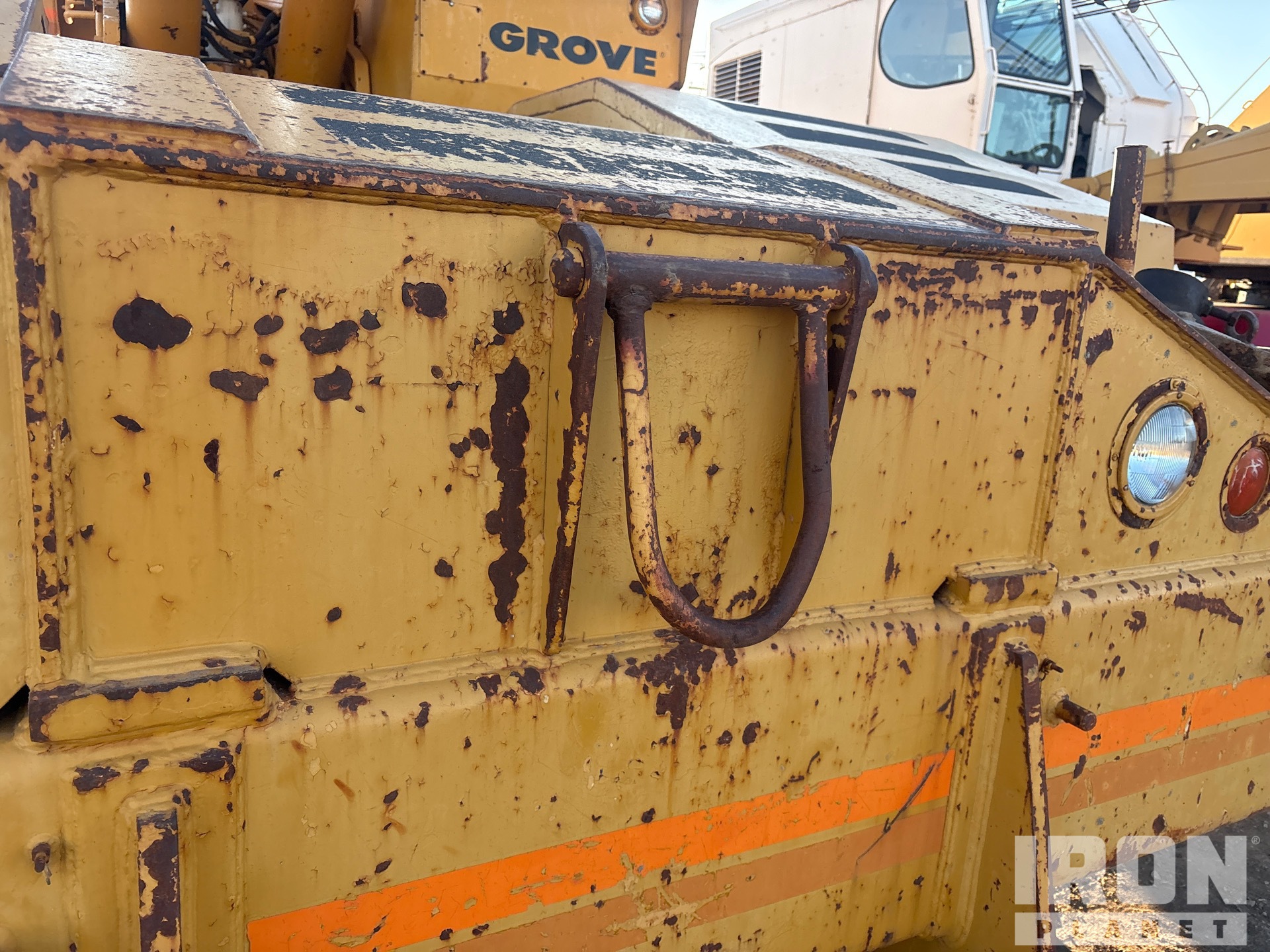 1980 Grove RT740