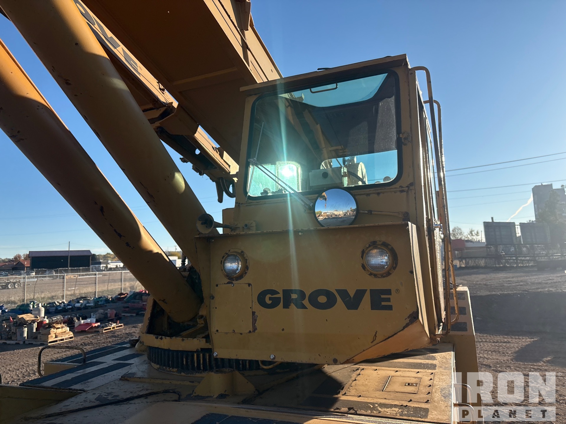 1980 Grove RT740