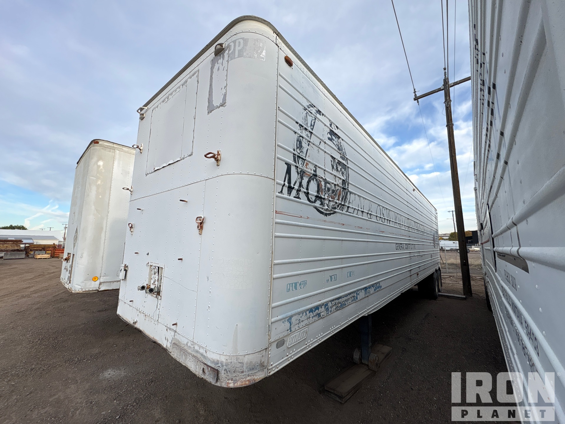 Photo of Utility 4000D-X
