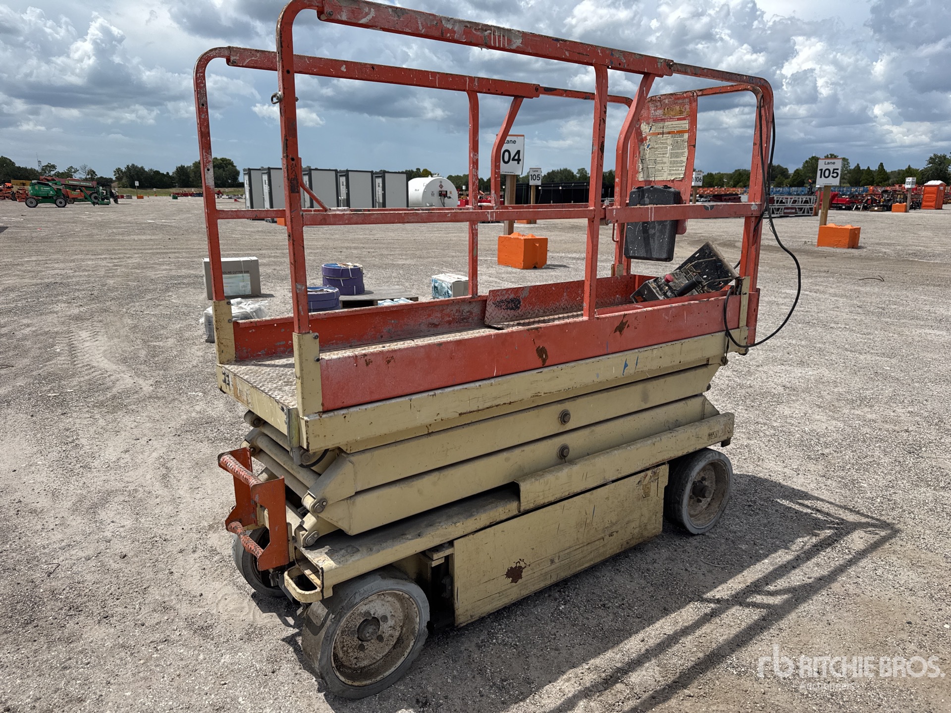 2002 JLG 2032-E2