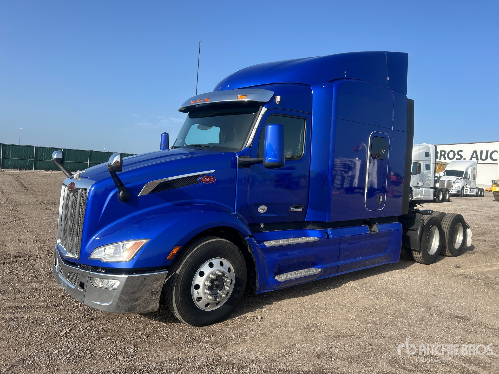 Photo of 2022 Peterbilt 579