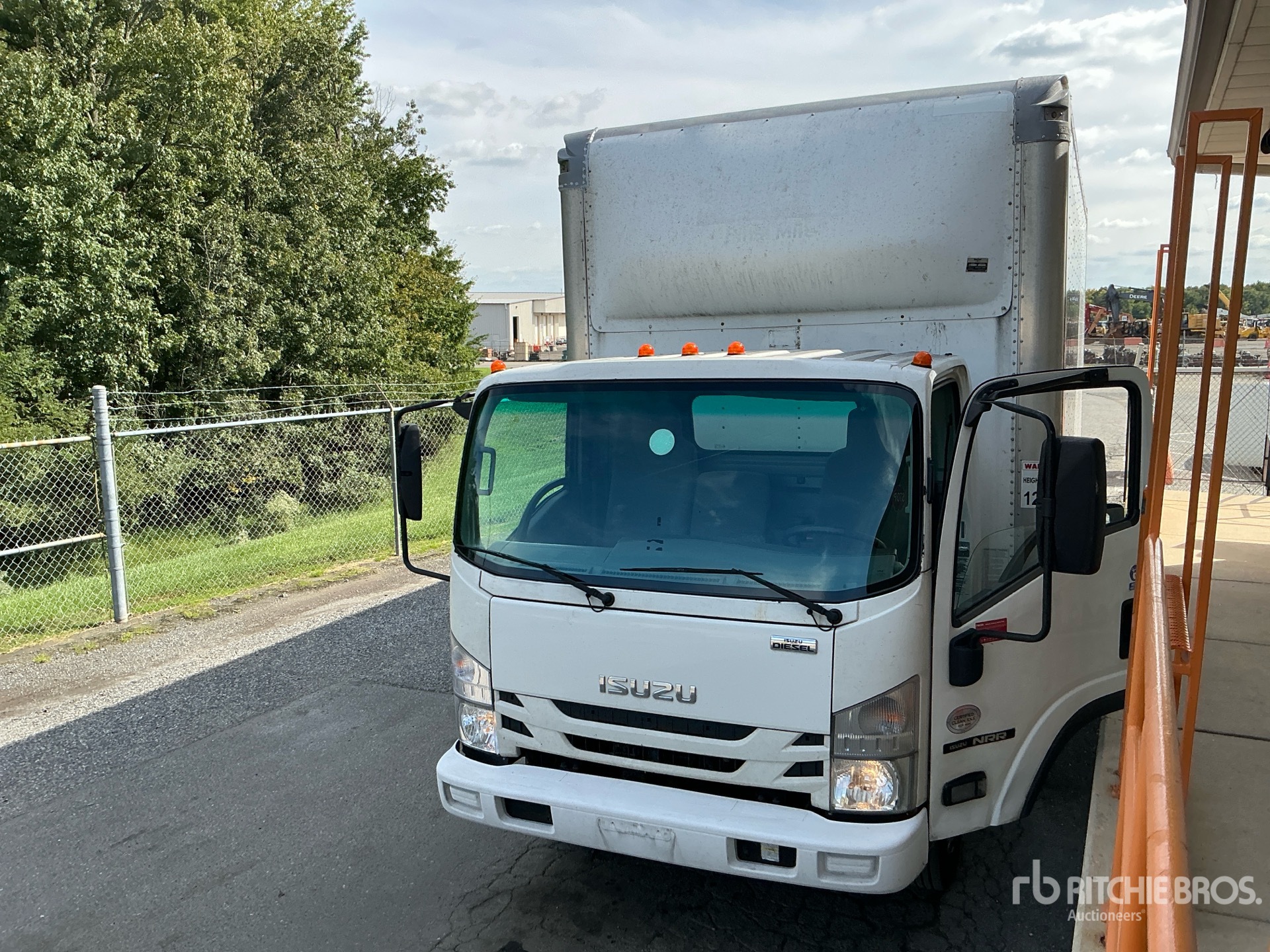 2022 Isuzu NRR