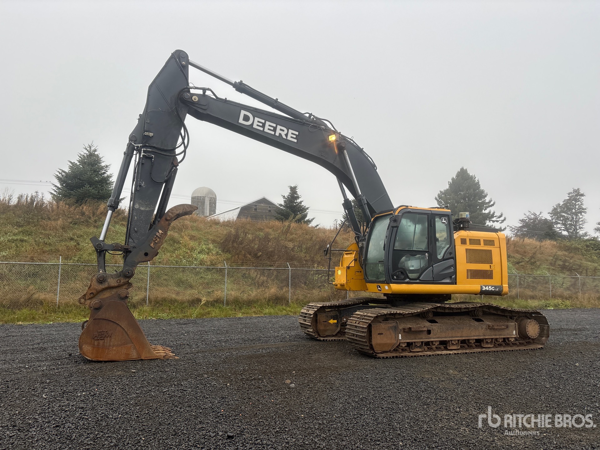 2020 John Deere 345G LC
