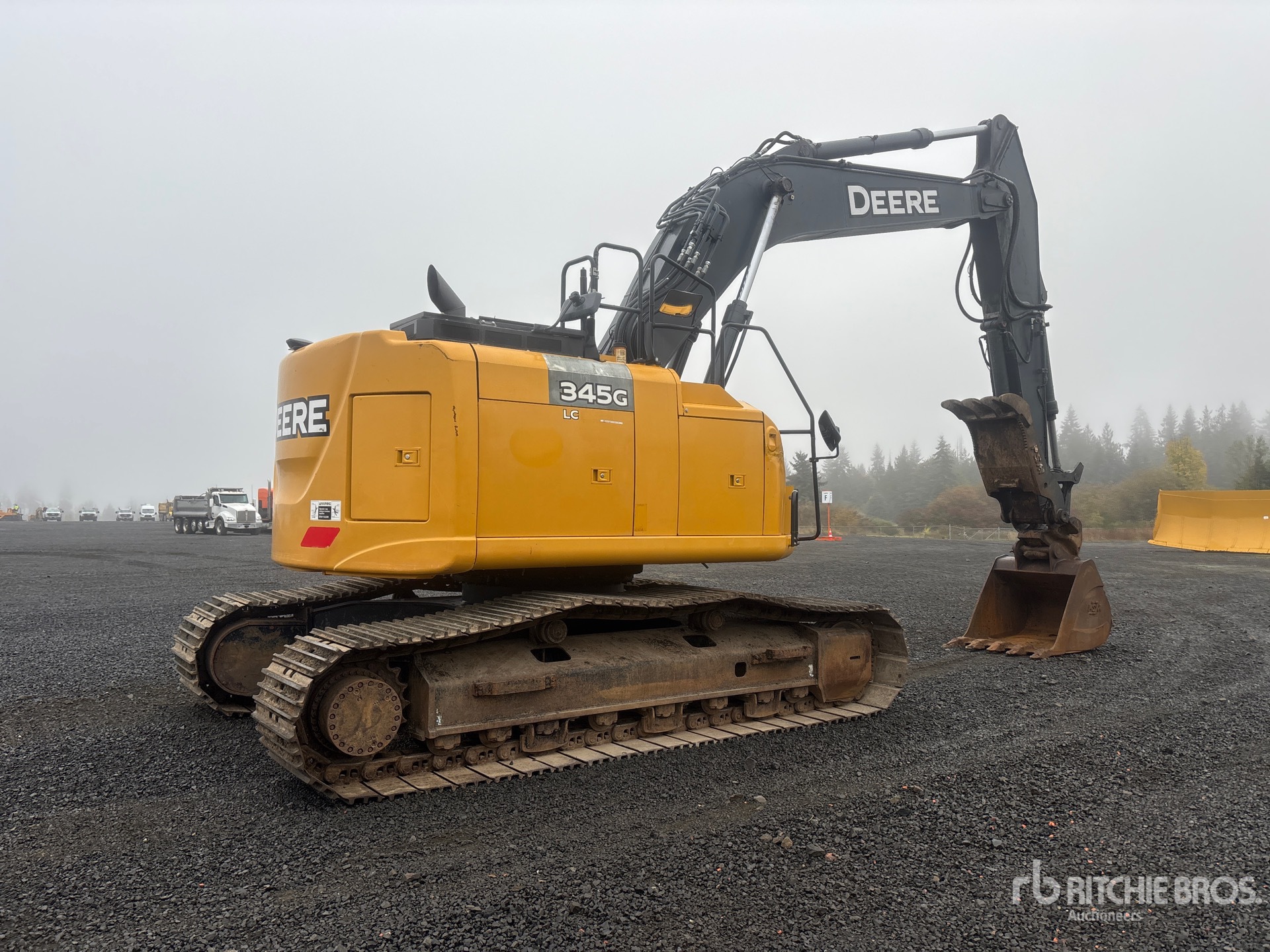 2020 John Deere 345G LC