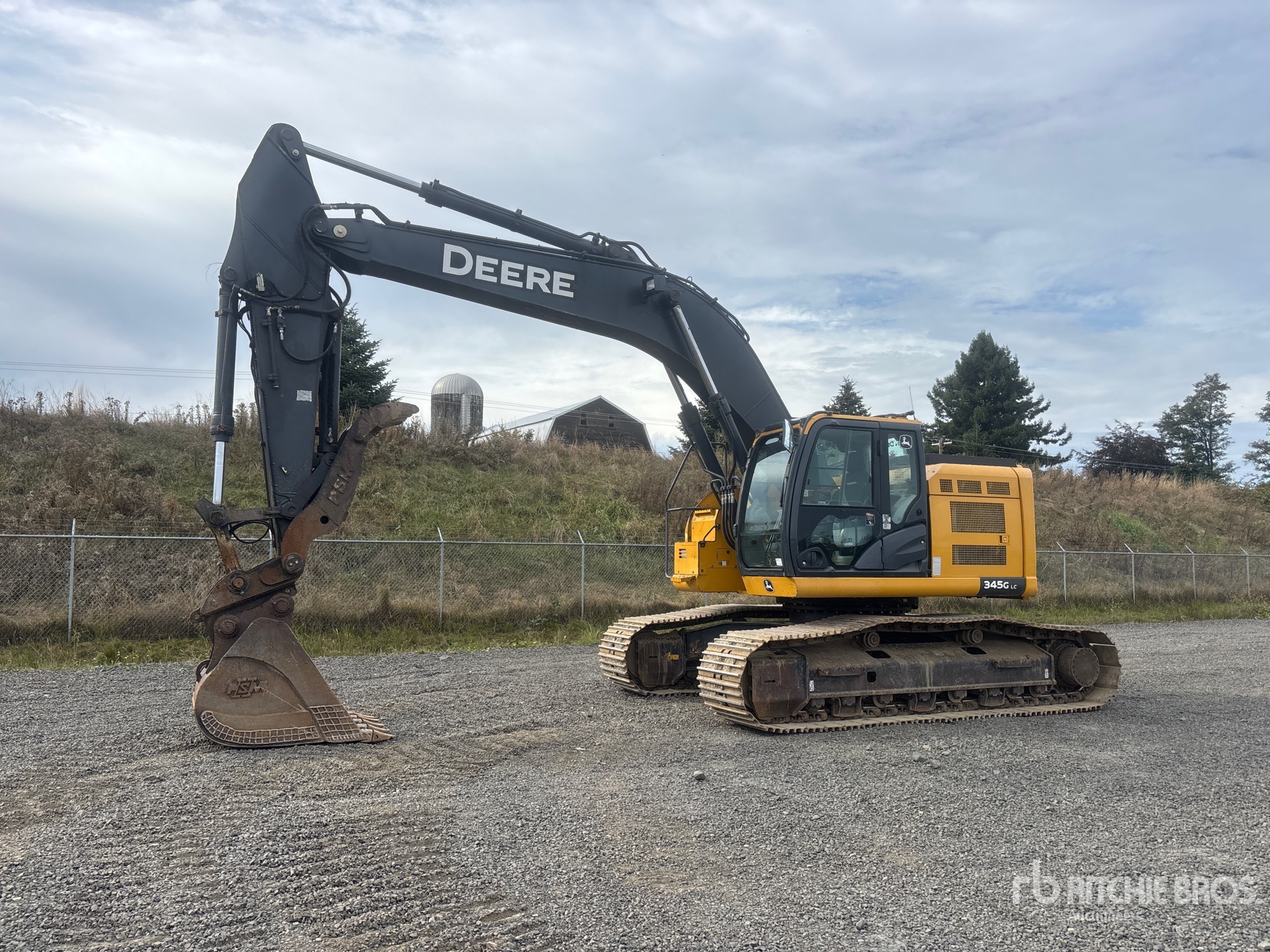 2019 John Deere 345G LC