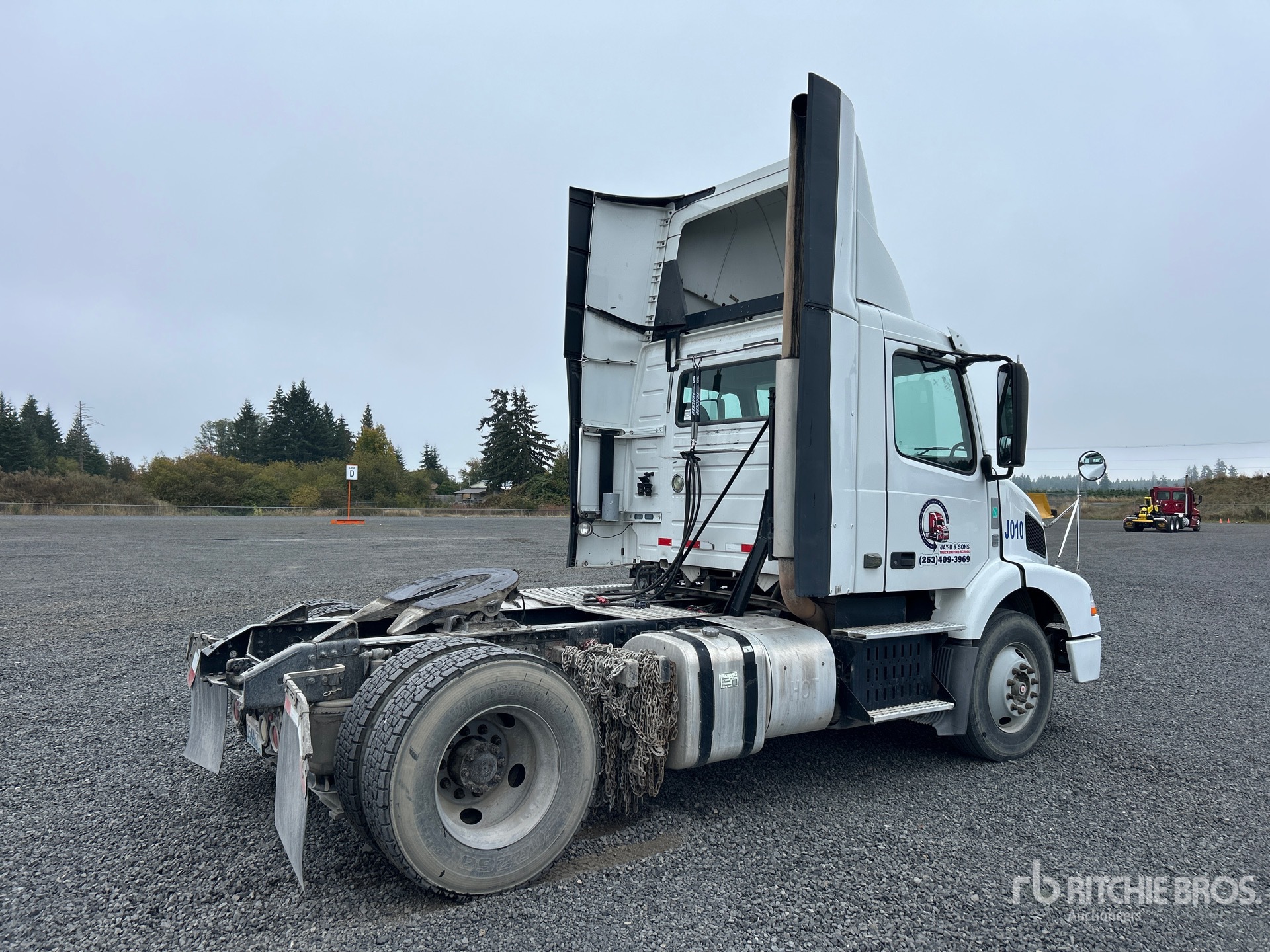 2012 Volvo VNM