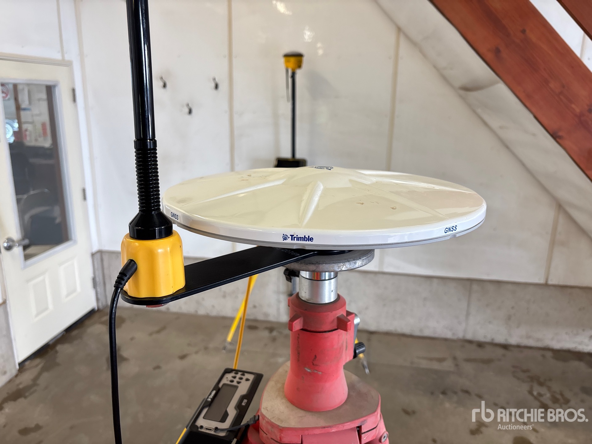 Trimble R750