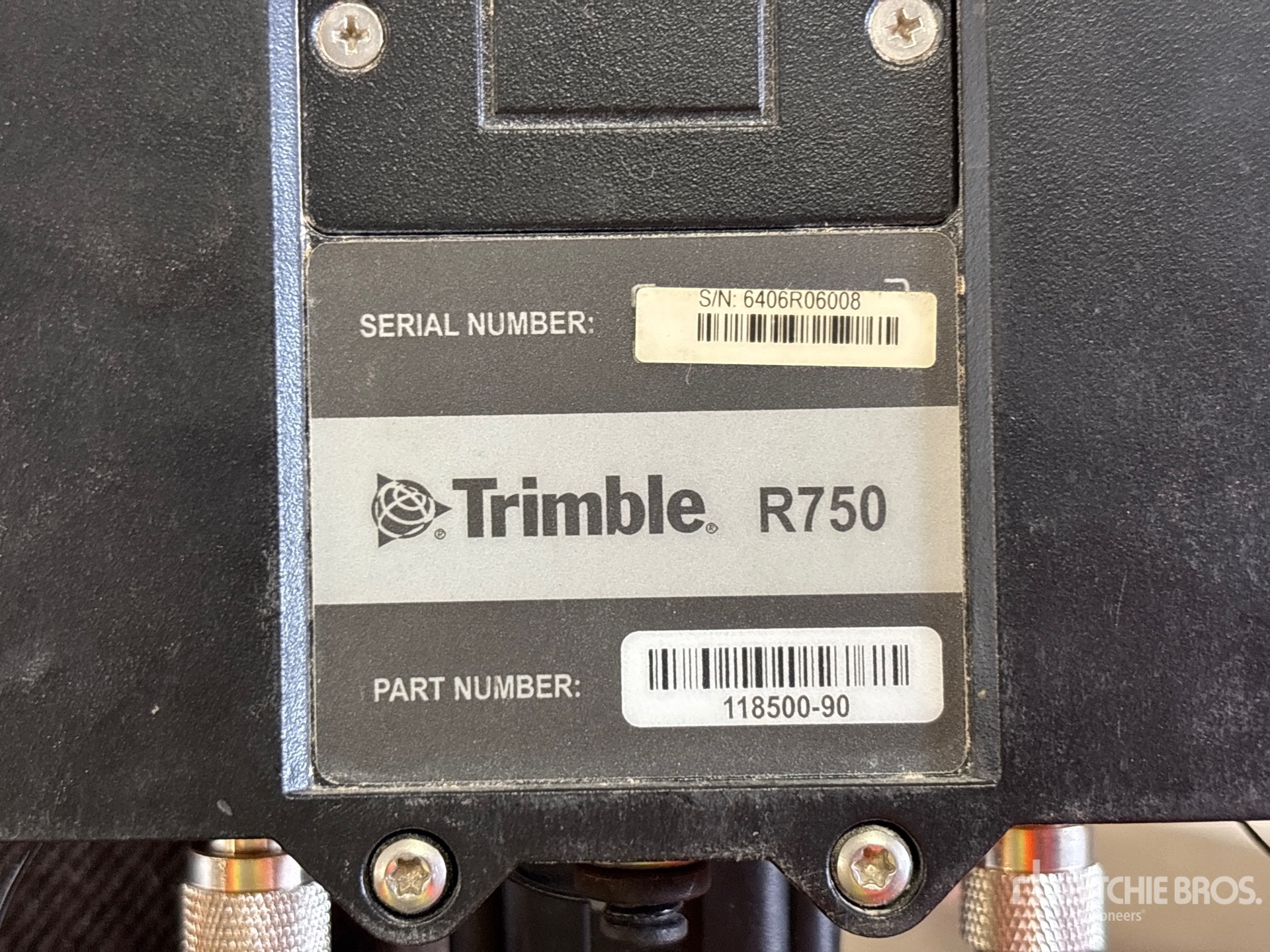 Trimble R750