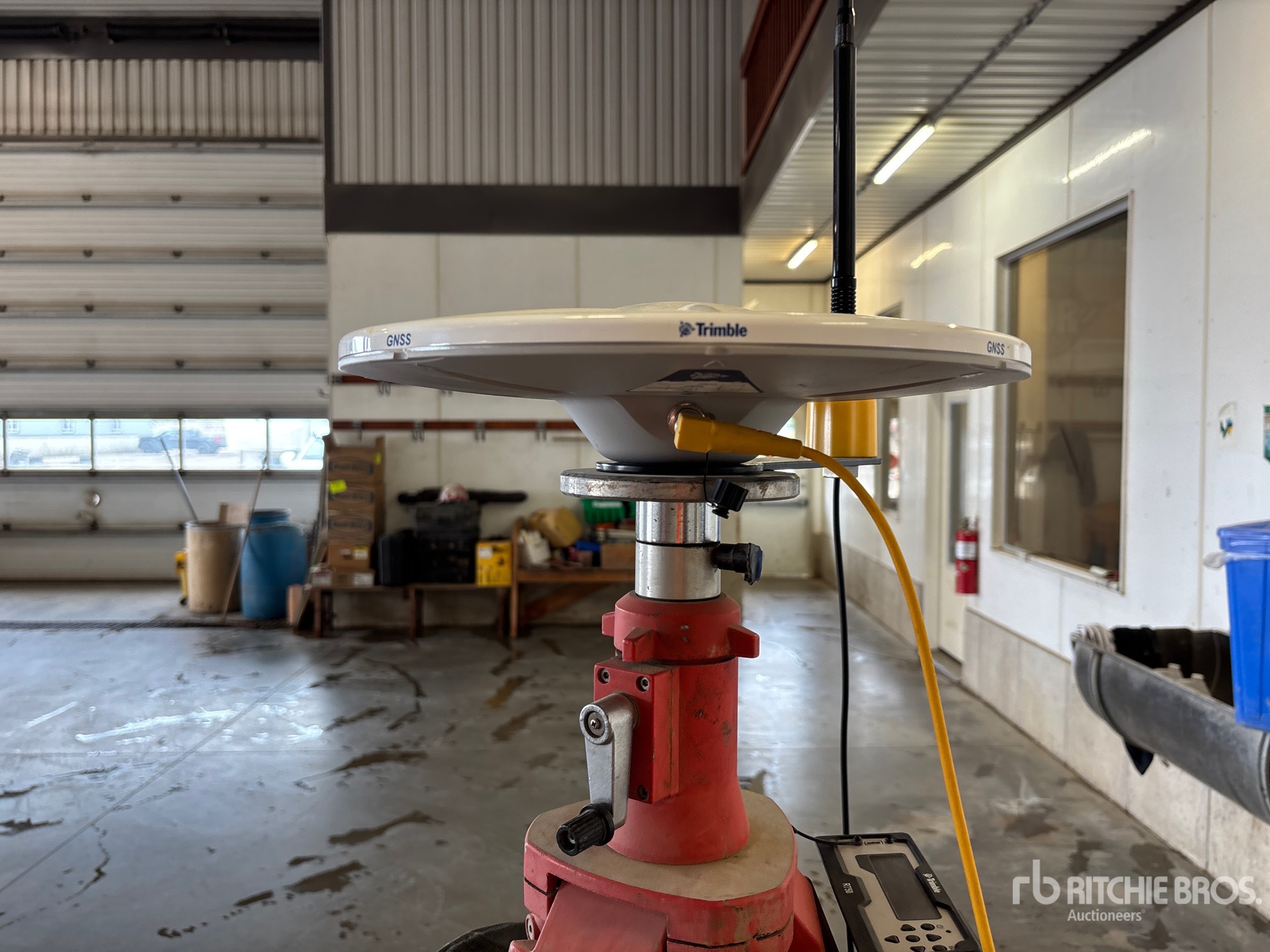 Trimble R750