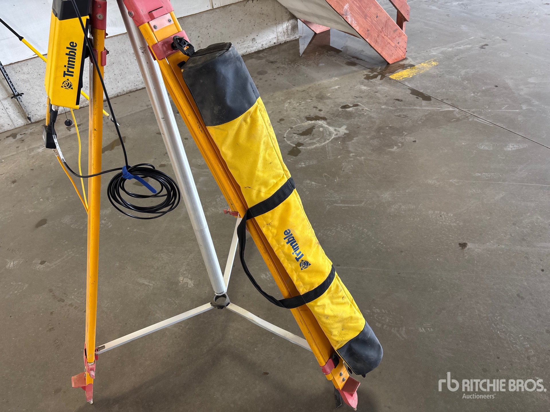 Trimble R750