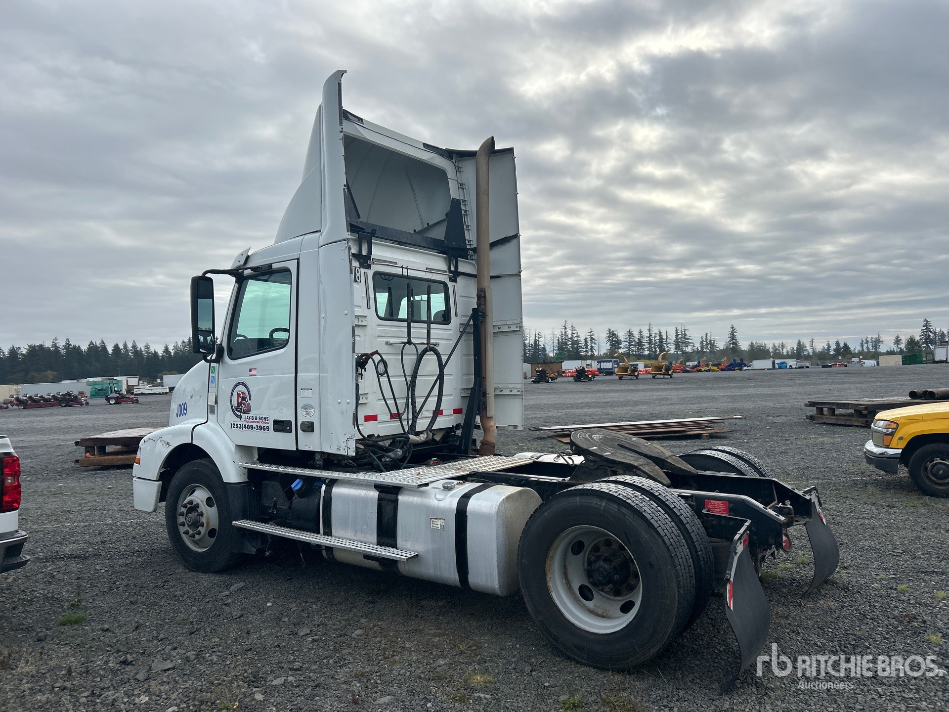 2018 Volvo VNM