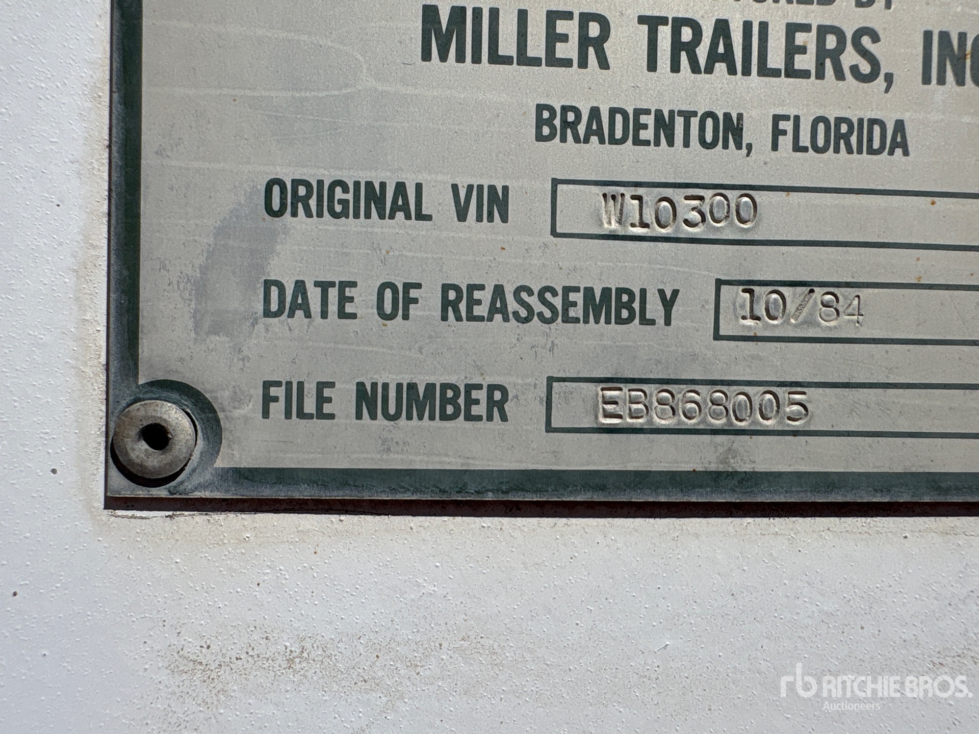 1984 Miller 45 ft x 102 in T/A