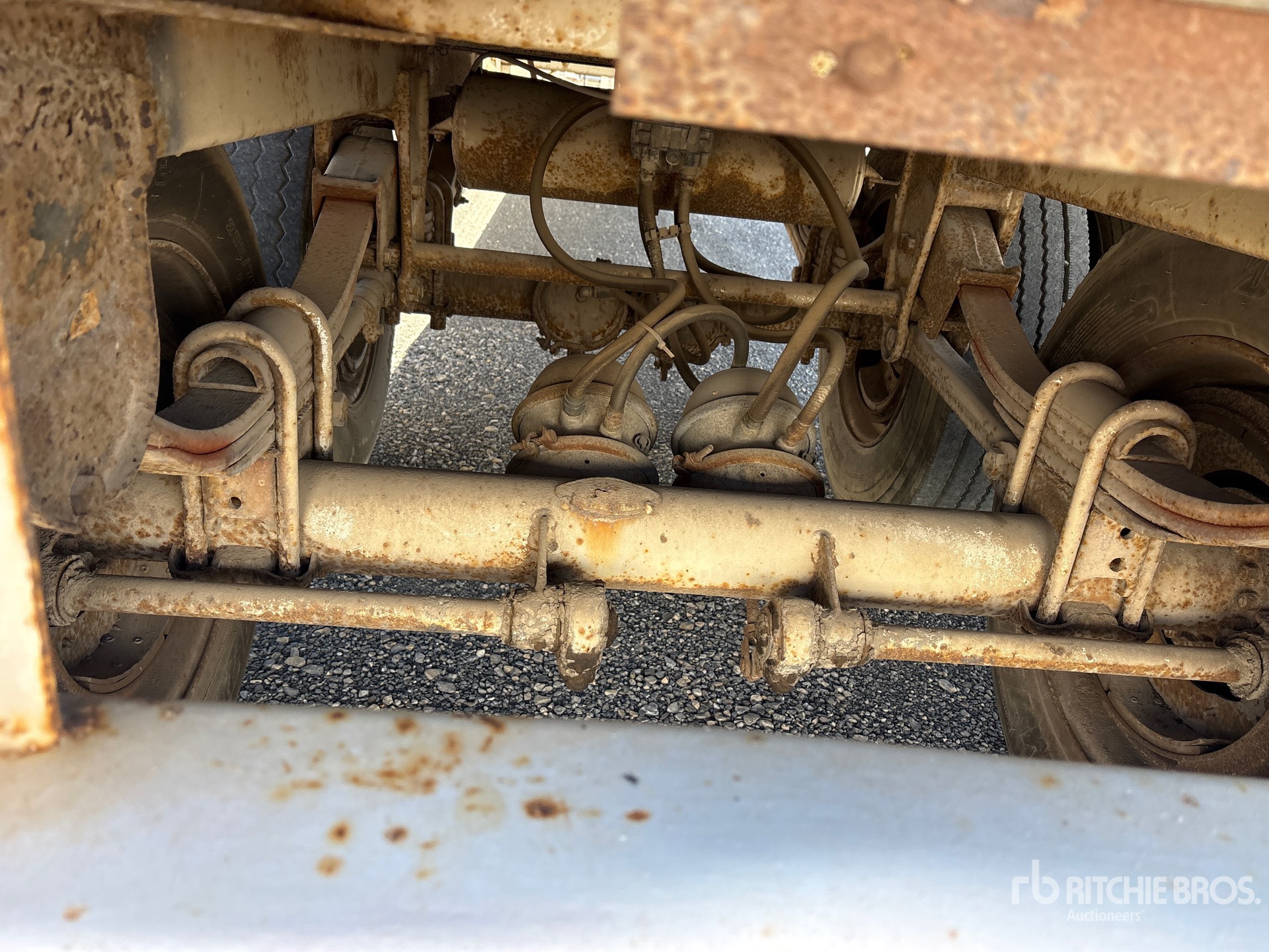 1984 Miller 45 ft x 102 in T/A