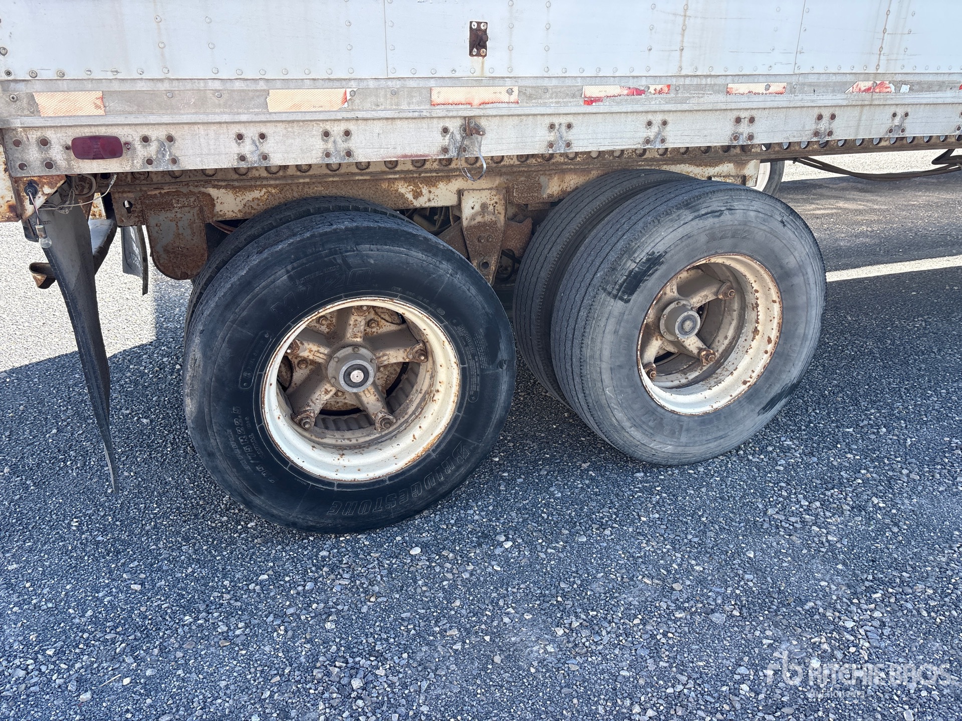1984 Miller 45 ft x 102 in T/A