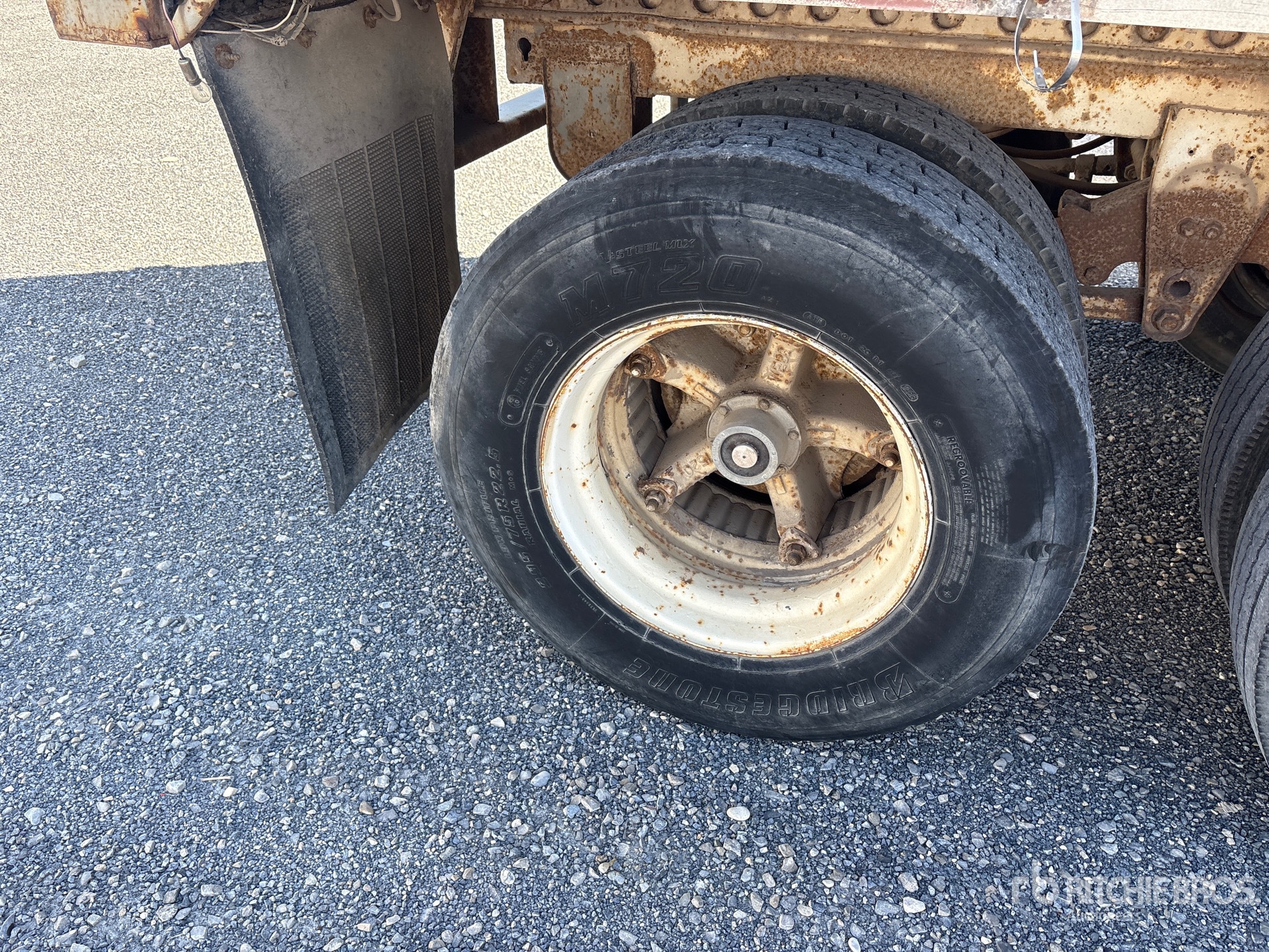 1984 Miller 45 ft x 102 in T/A
