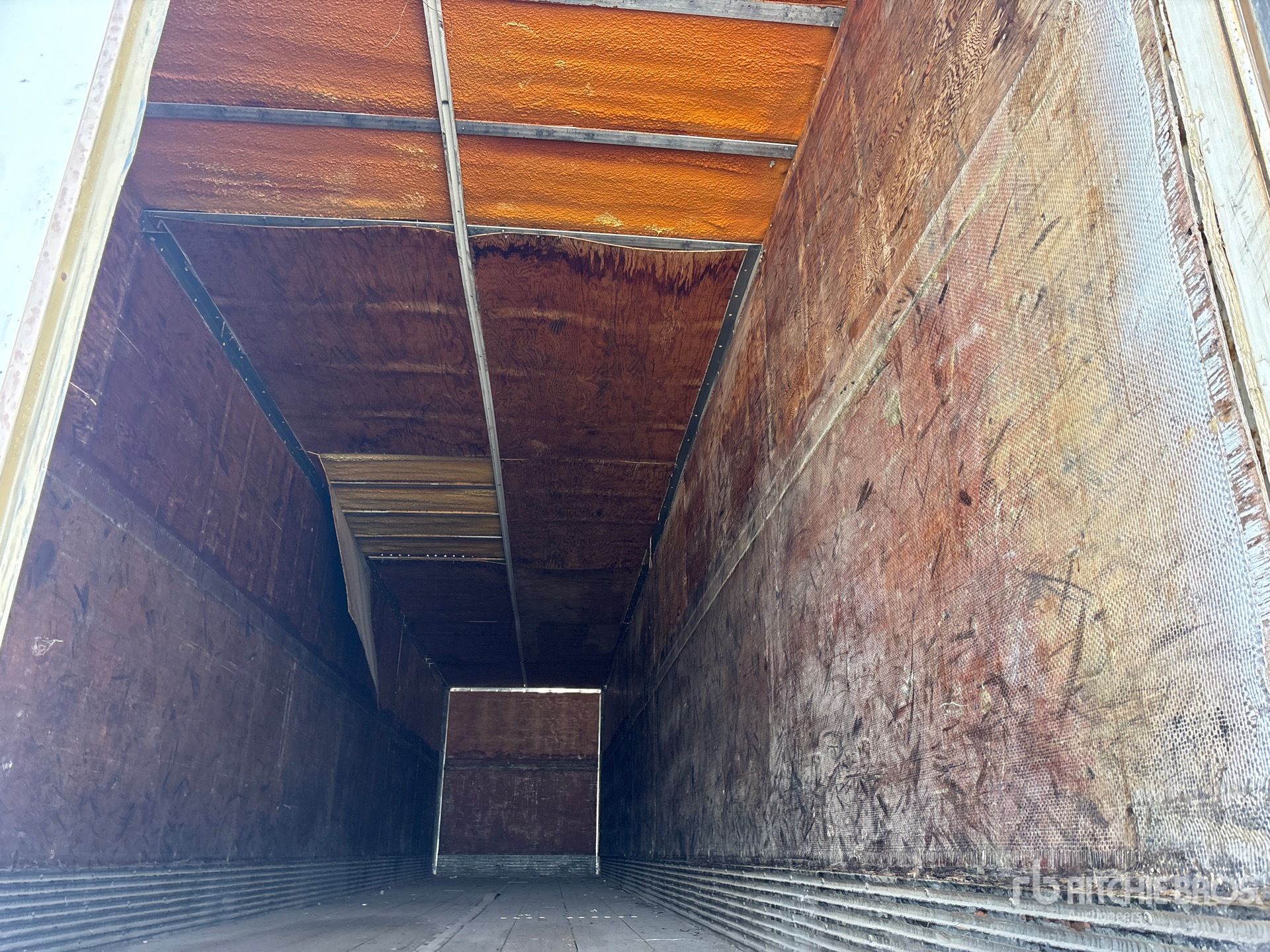 1984 Miller 45 ft x 102 in T/A