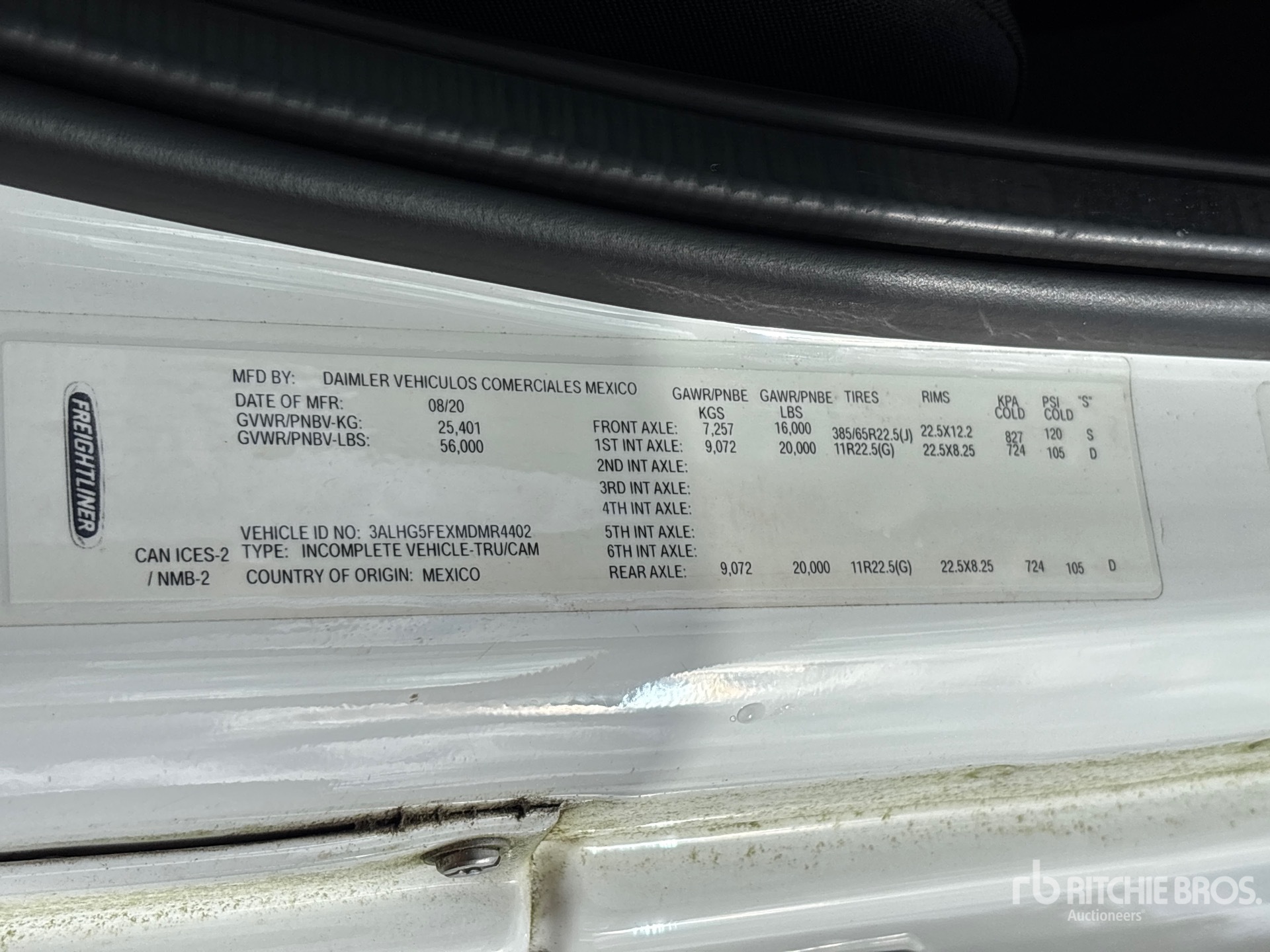 2021 Freightliner Coronado 122SD