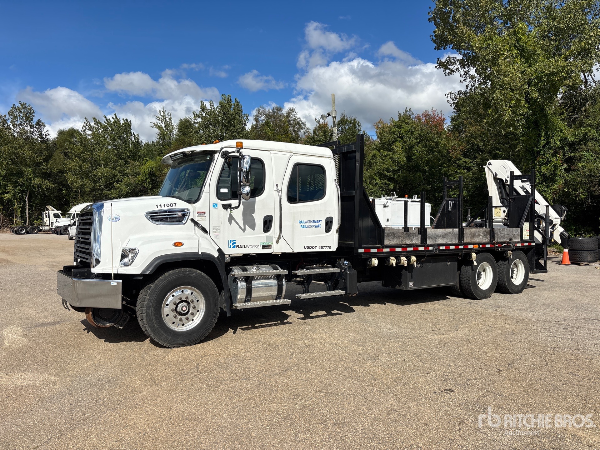 2021 Freightliner Coronado 122SD