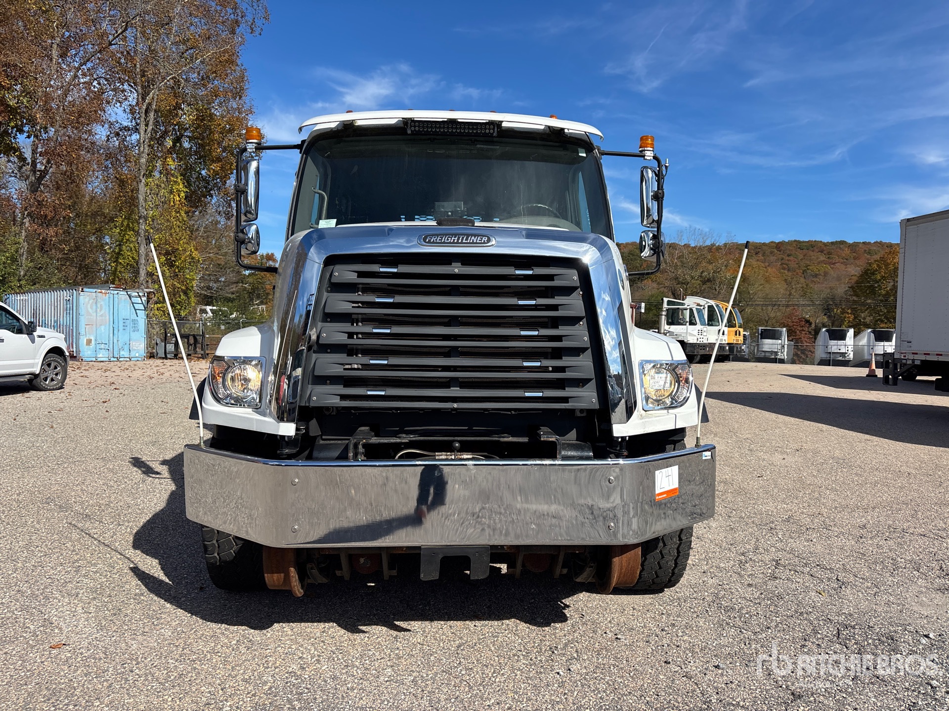 2021 Freightliner CORONADO 122SD