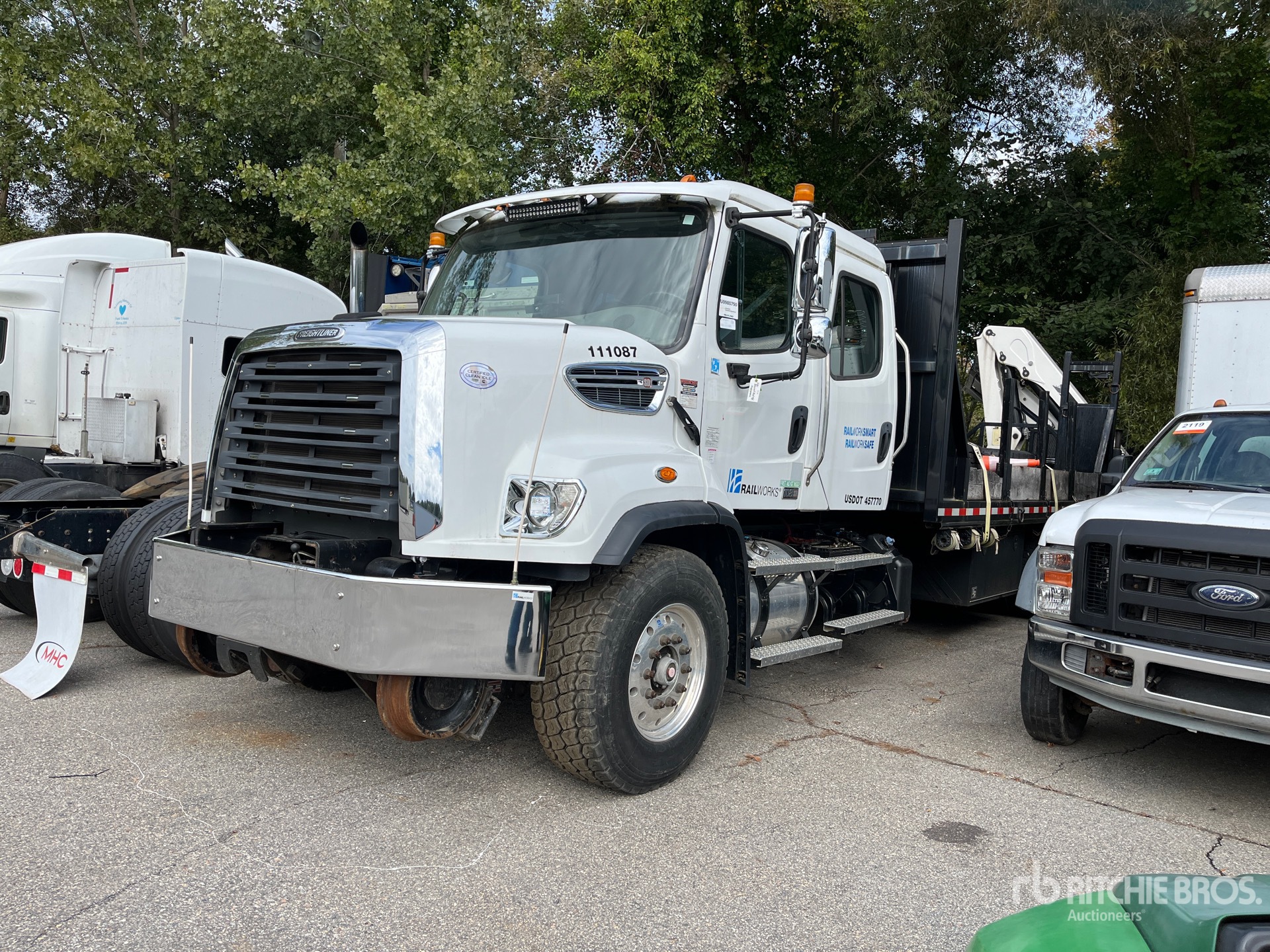 2021 Freightliner Coronado 122SD