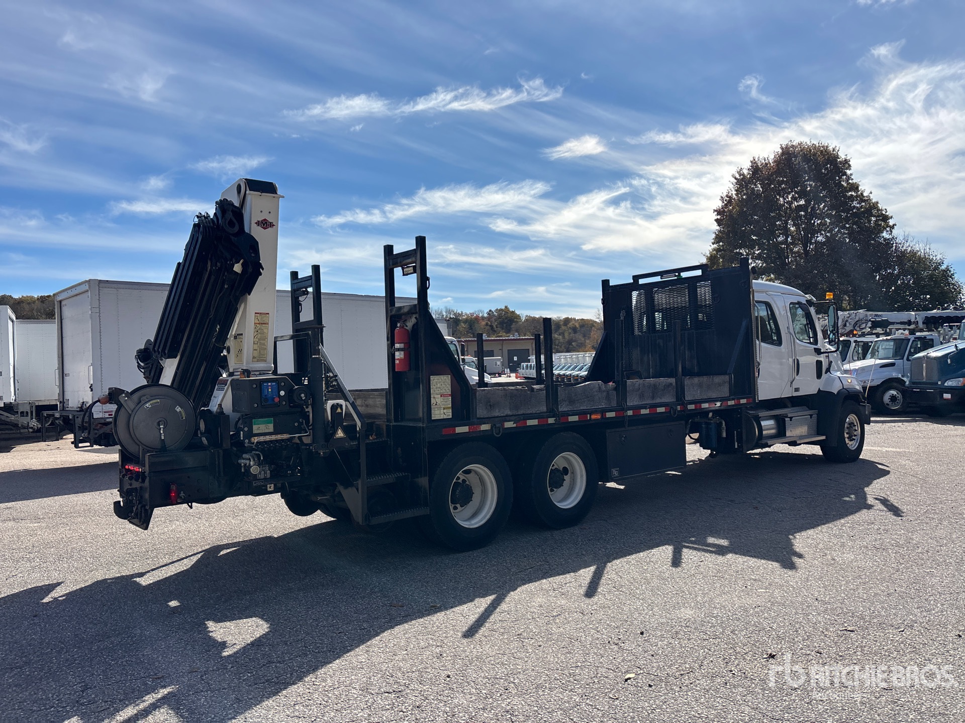 2021 Freightliner CORONADO 122SD