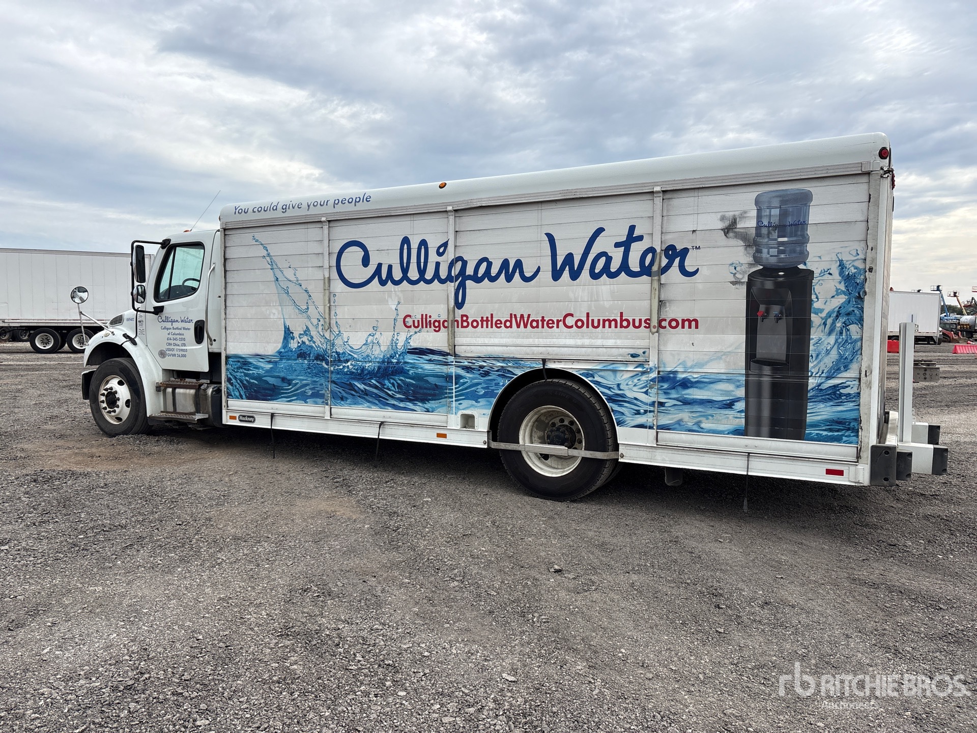 2019 Freightliner M2 106