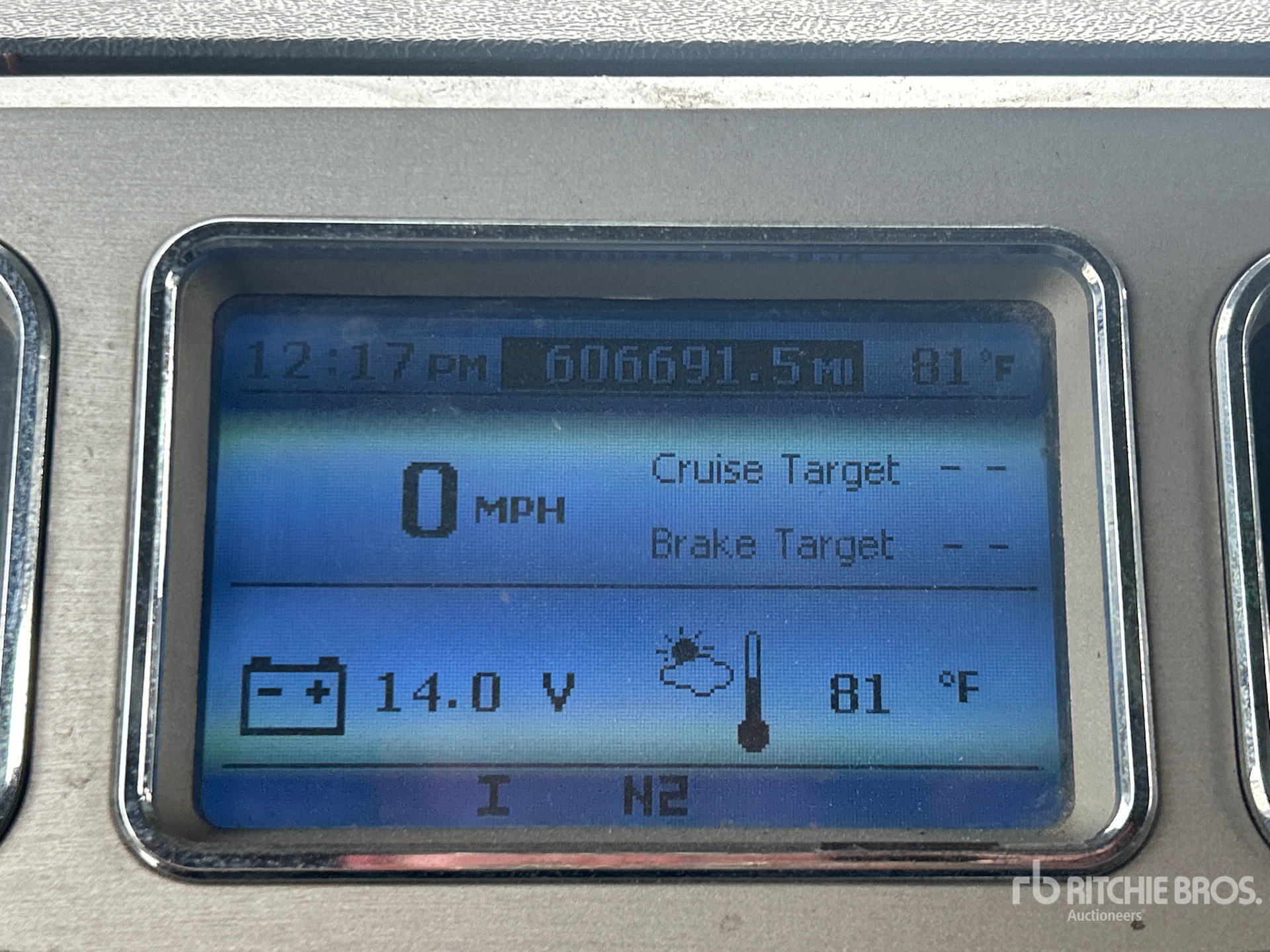 2013 Mack CXU613